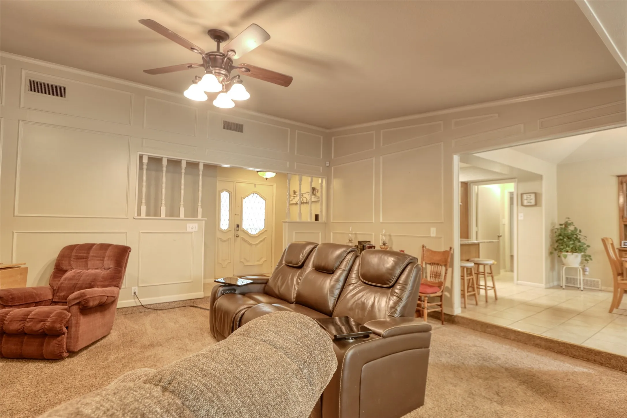 Single Family Residence For Sale in Ellis County , 105 Santa Fe Circle, Waxahachie, Texas 75165, 3 Bedroom, 3 Bathroom, Garage spaces, 2,612 Sqft, built in 1977, mls#21332041, Real Estate Agent in Waxahachie, Homes For Sale in Ellis county, Homes For Sale in Waxahachie, Realtor in Waxahachie Texas, Real Estate Brokerage Independent Realty Texas, Luminita Cordes Realtor