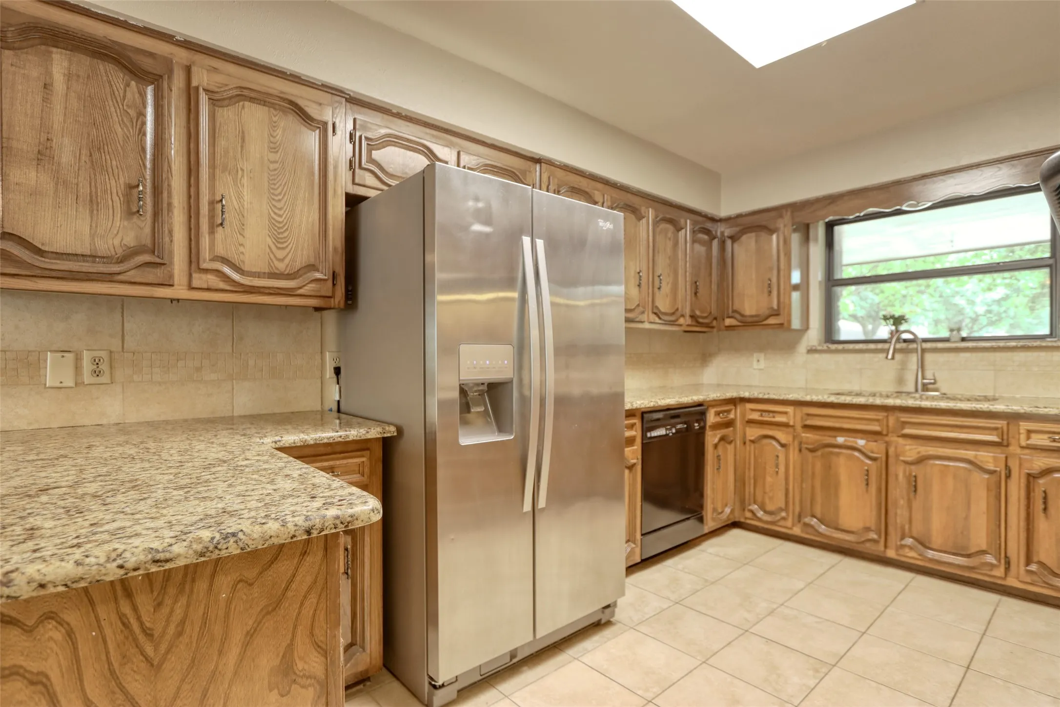Single Family Residence For Sale in Ellis County , 105 Santa Fe Circle, Waxahachie, Texas 75165, 3 Bedroom, 3 Bathroom, Garage spaces, 2,612 Sqft, built in 1977, mls#21332041, Real Estate Agent in Waxahachie, Homes For Sale in Ellis county, Homes For Sale in Waxahachie, Realtor in Waxahachie Texas, Real Estate Brokerage Independent Realty Texas, Luminita Cordes Realtor