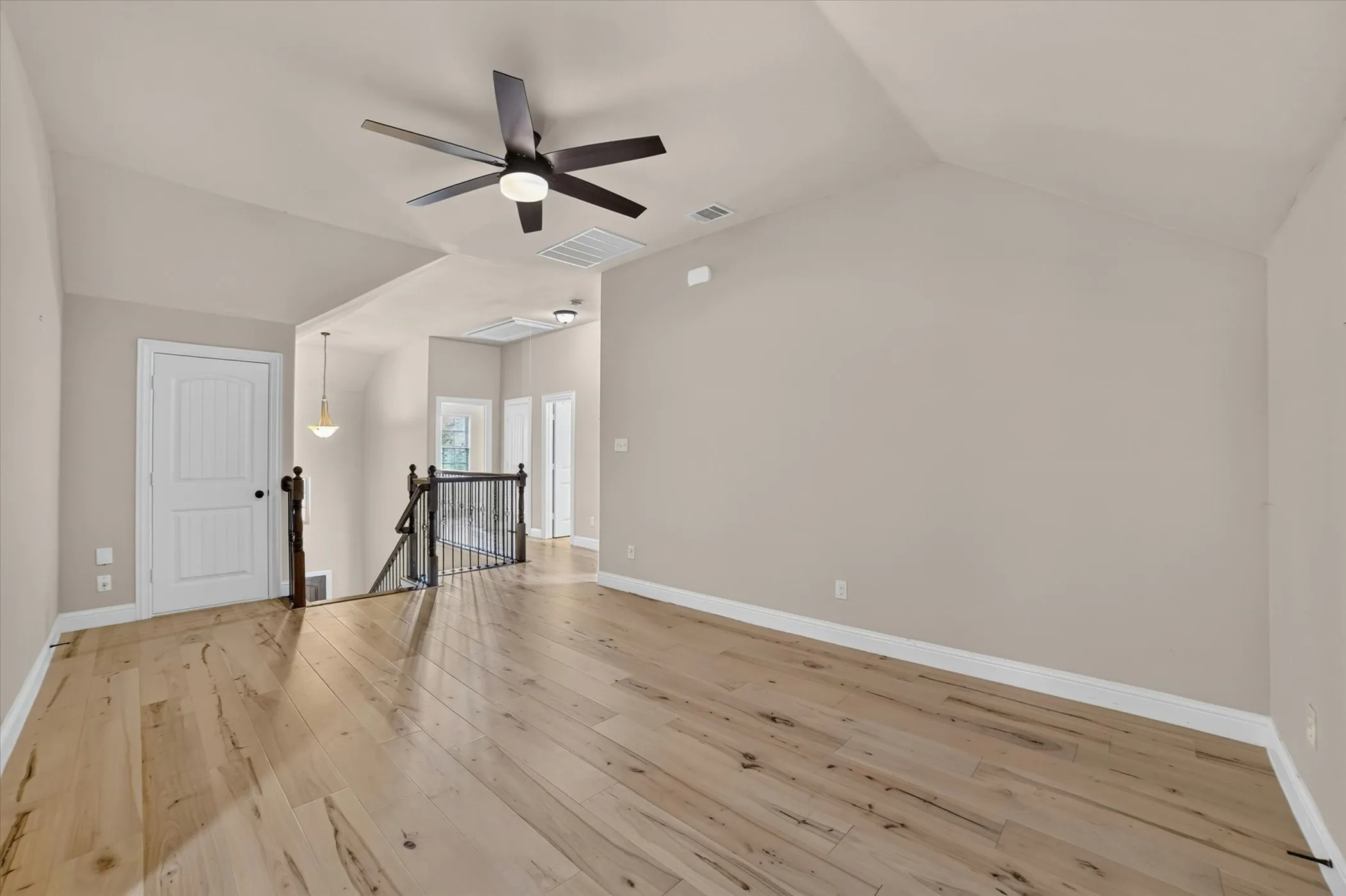 Single Family Residence For Rent in Collin County , 10712 Troutt Drive, Mc Kinney, Texas 75072, 4 Bedroom, 4 Bathroom, 2 Garage spaces, 2,747 Sqft, built in 2016, mls#21324703, Real Estate Agent in Mc Kinney, Homes For Rent in Collin county, Homes For Rent in Mc Kinney, Realtor in Mc Kinney Texas, Real Estate Brokerage Independent Realty Texas, Luminita Cordes Realtor