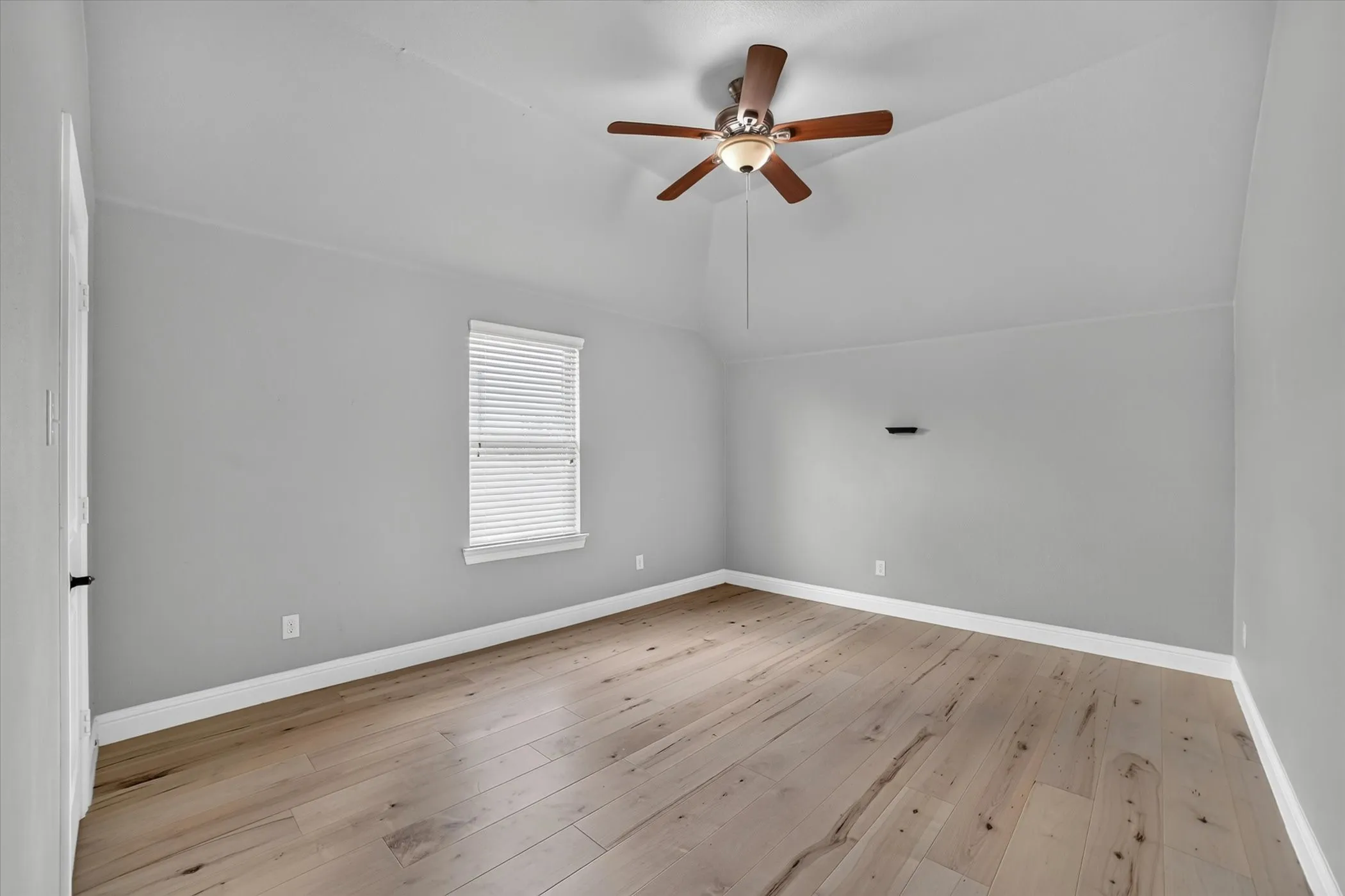 Single Family Residence For Rent in Collin County , 10712 Troutt Drive, Mc Kinney, Texas 75072, 4 Bedroom, 4 Bathroom, 2 Garage spaces, 2,747 Sqft, built in 2016, mls#21324703, Real Estate Agent in Mc Kinney, Homes For Rent in Collin county, Homes For Rent in Mc Kinney, Realtor in Mc Kinney Texas, Real Estate Brokerage Independent Realty Texas, Luminita Cordes Realtor