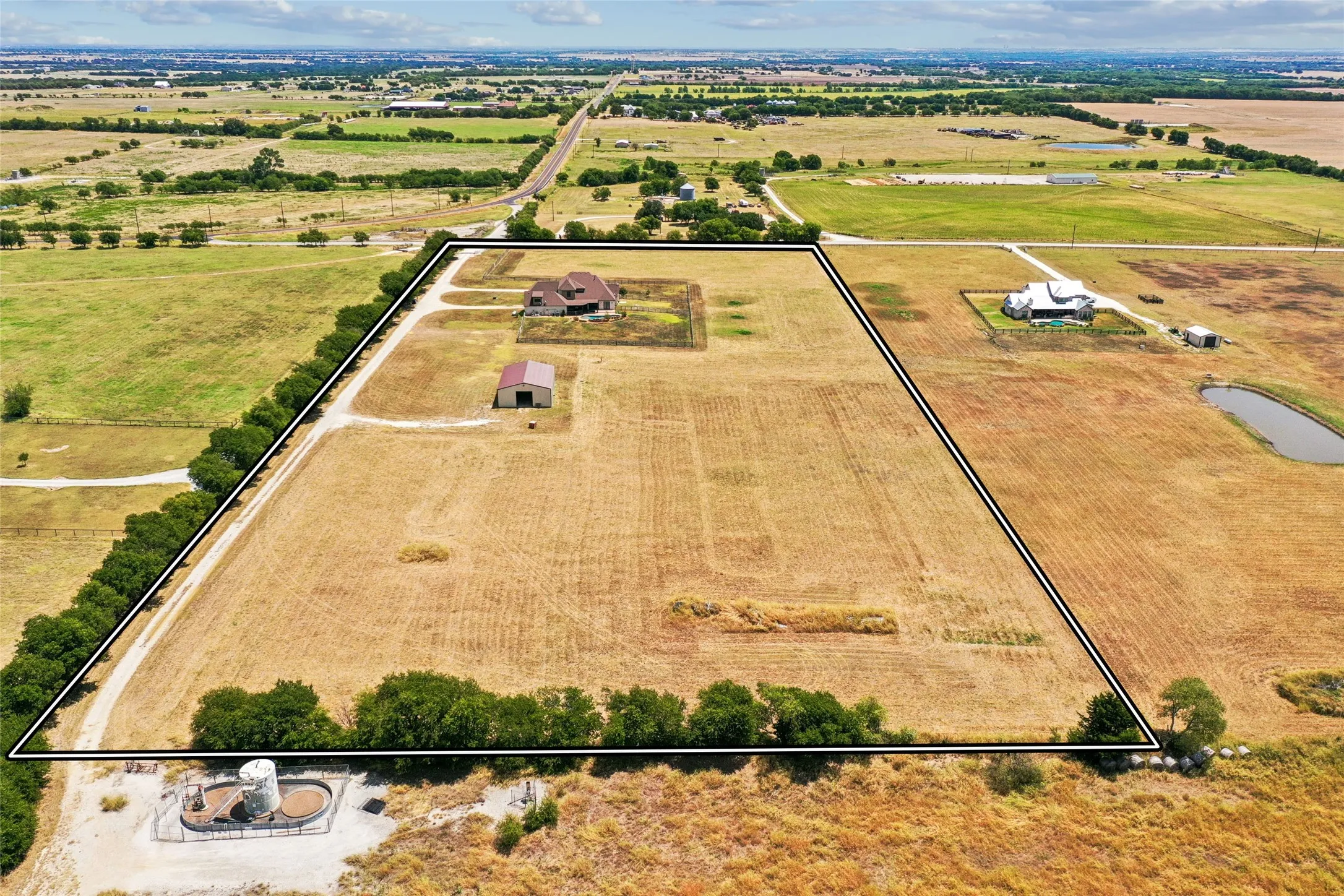 Single Family Residence For Sale in Denton County , 5550 Donald Road, Krum, Texas 76249, 5 Bedroom, 6 Bathroom, 3 Garage spaces, 4,202 Sqft, built in 2017, mls#21332419, Real Estate Agent in Krum, Homes For Sale in Denton county, Homes For Sale in Krum, Realtor in Krum Texas, Real Estate Brokerage Independent Realty Texas, Luminita Cordes Realtor