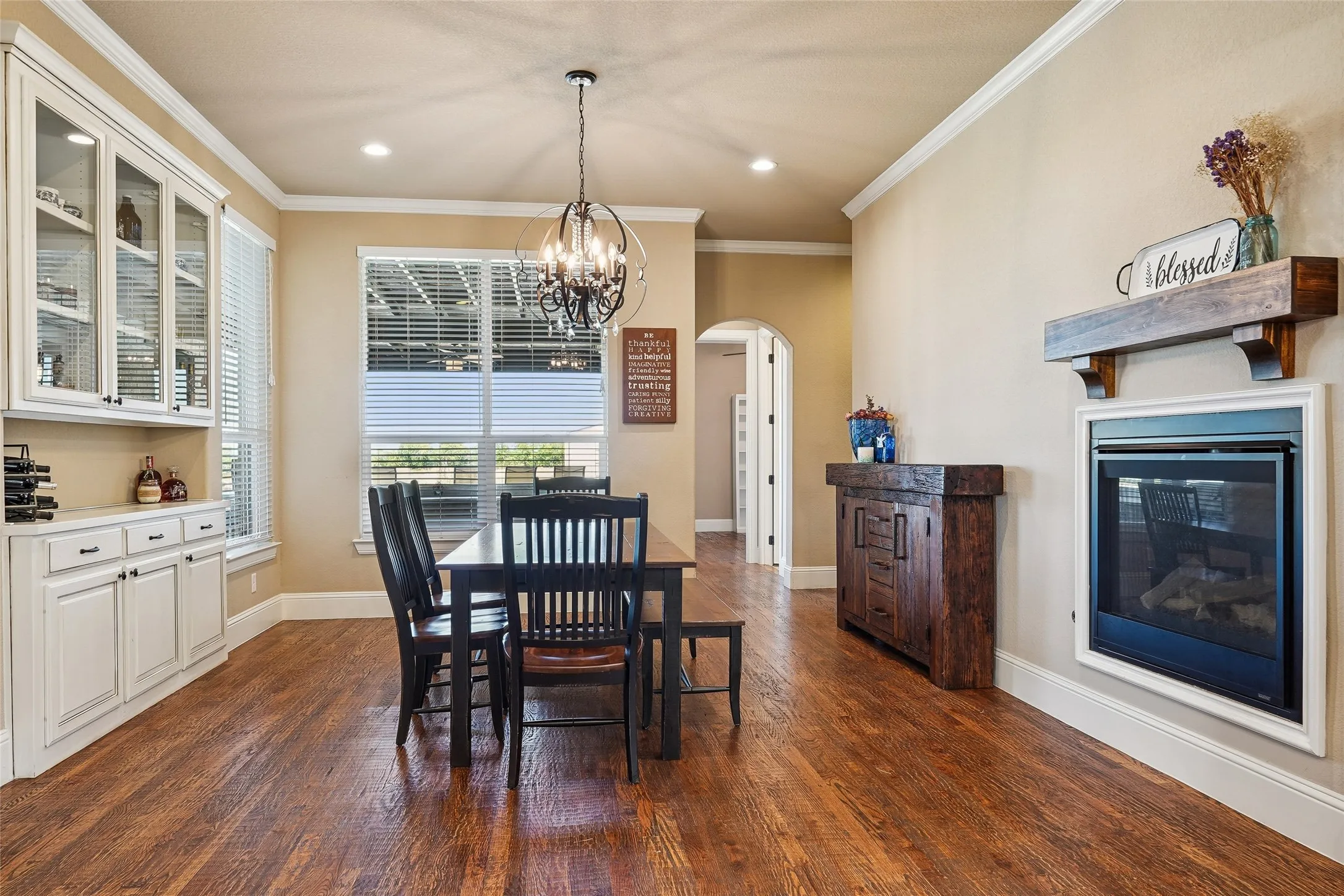 Single Family Residence For Sale in Denton County , 5550 Donald Road, Krum, Texas 76249, 5 Bedroom, 6 Bathroom, 3 Garage spaces, 4,202 Sqft, built in 2017, mls#21332419, Real Estate Agent in Krum, Homes For Sale in Denton county, Homes For Sale in Krum, Realtor in Krum Texas, Real Estate Brokerage Independent Realty Texas, Luminita Cordes Realtor