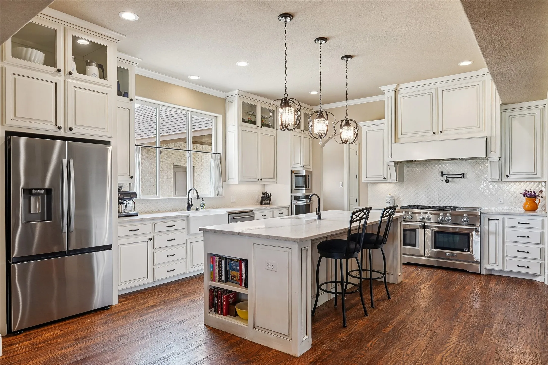 Single Family Residence For Sale in Denton County , 5550 Donald Road, Krum, Texas 76249, 5 Bedroom, 6 Bathroom, 3 Garage spaces, 4,202 Sqft, built in 2017, mls#21332419, Real Estate Agent in Krum, Homes For Sale in Denton county, Homes For Sale in Krum, Realtor in Krum Texas, Real Estate Brokerage Independent Realty Texas, Luminita Cordes Realtor
