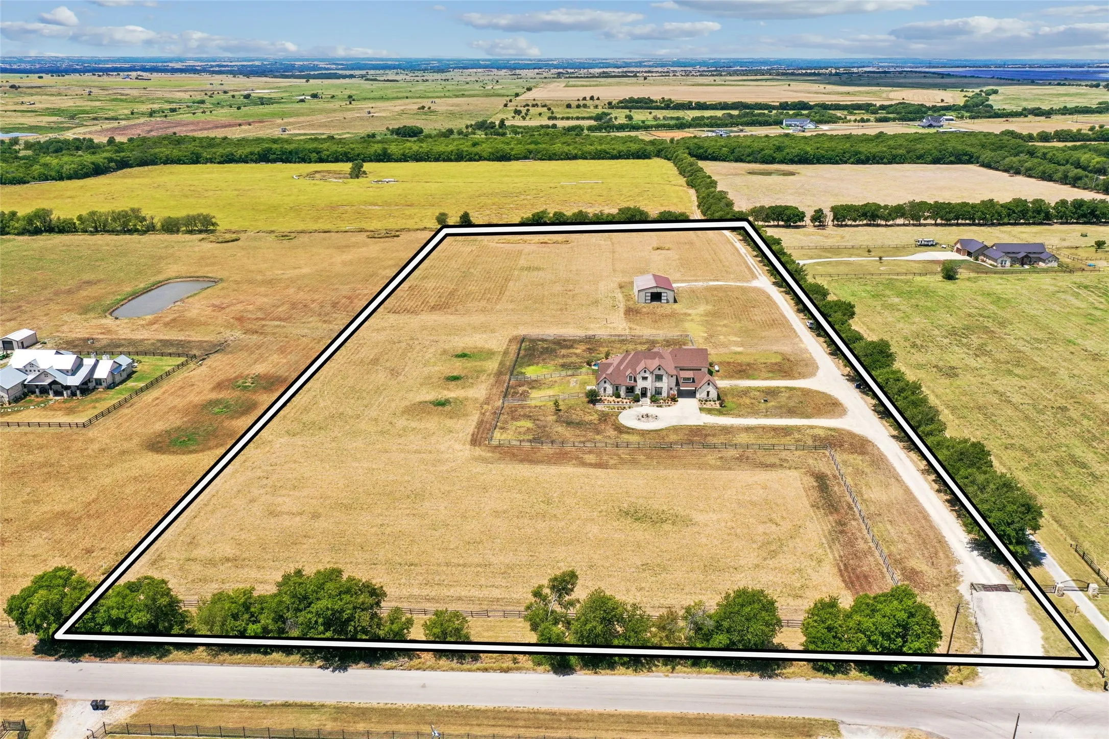 Single Family Residence For Sale in Denton County , 5550 Donald Road, Krum, Texas 76249, 5 Bedroom, 6 Bathroom, 3 Garage spaces, 4,202 Sqft, built in 2017, mls#21332419, Real Estate Agent in Krum, Homes For Sale in Denton county, Homes For Sale in Krum, Realtor in Krum Texas, Real Estate Brokerage Independent Realty Texas, Luminita Cordes Realtor