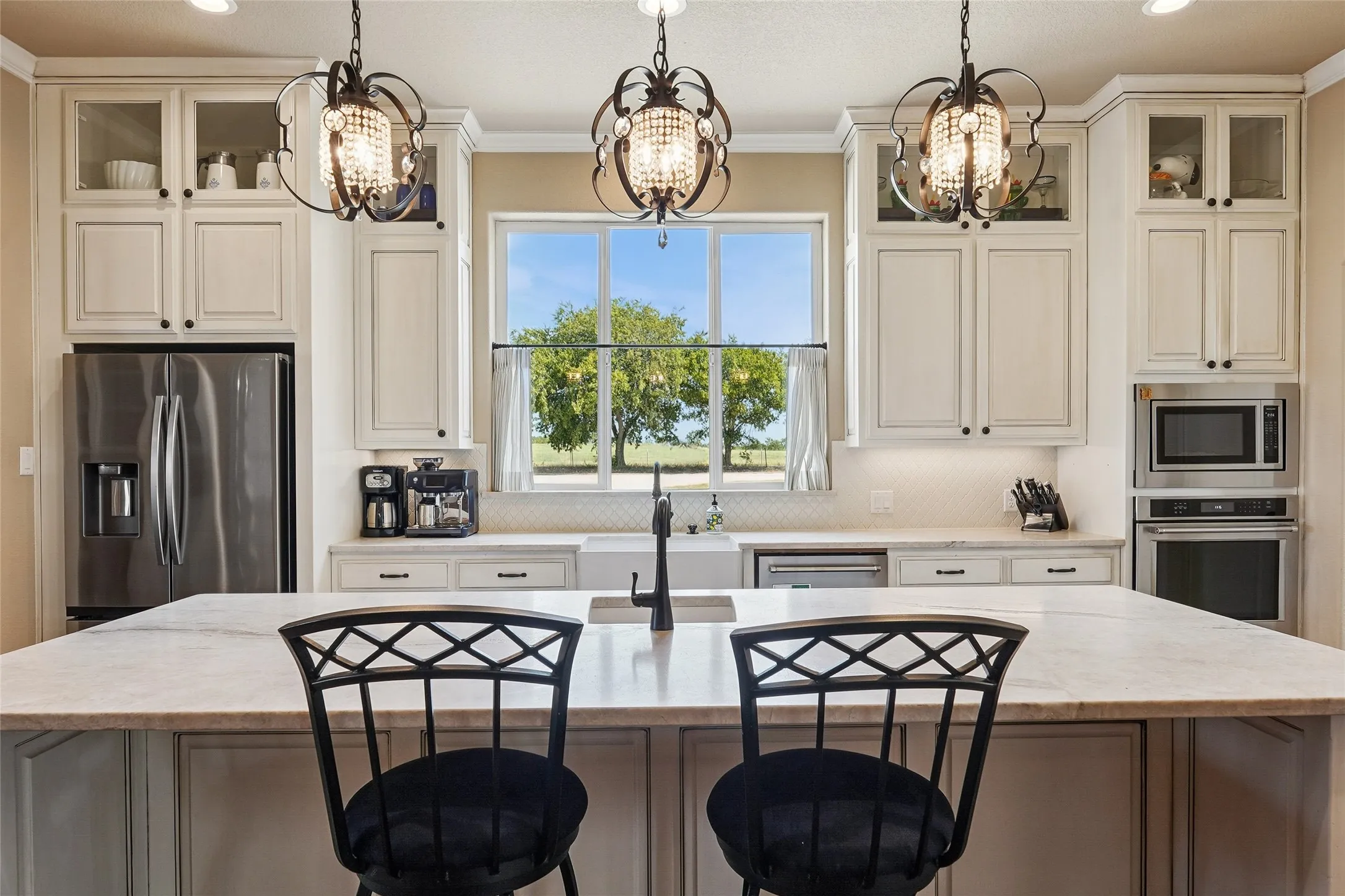 Single Family Residence For Sale in Denton County , 5550 Donald Road, Krum, Texas 76249, 5 Bedroom, 6 Bathroom, 3 Garage spaces, 4,202 Sqft, built in 2017, mls#21332419, Real Estate Agent in Krum, Homes For Sale in Denton county, Homes For Sale in Krum, Realtor in Krum Texas, Real Estate Brokerage Independent Realty Texas, Luminita Cordes Realtor
