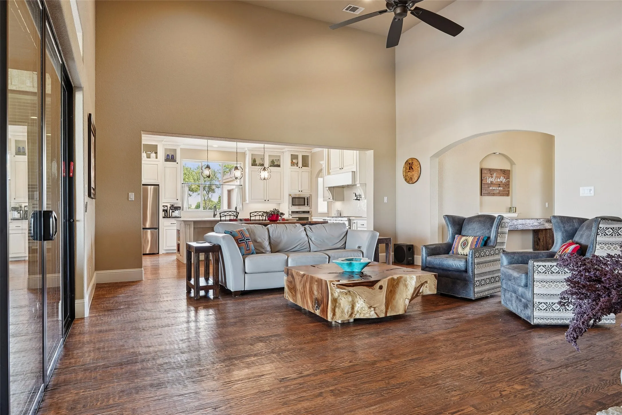 Single Family Residence For Sale in Denton County , 5550 Donald Road, Krum, Texas 76249, 5 Bedroom, 6 Bathroom, 3 Garage spaces, 4,202 Sqft, built in 2017, mls#21332419, Real Estate Agent in Krum, Homes For Sale in Denton county, Homes For Sale in Krum, Realtor in Krum Texas, Real Estate Brokerage Independent Realty Texas, Luminita Cordes Realtor