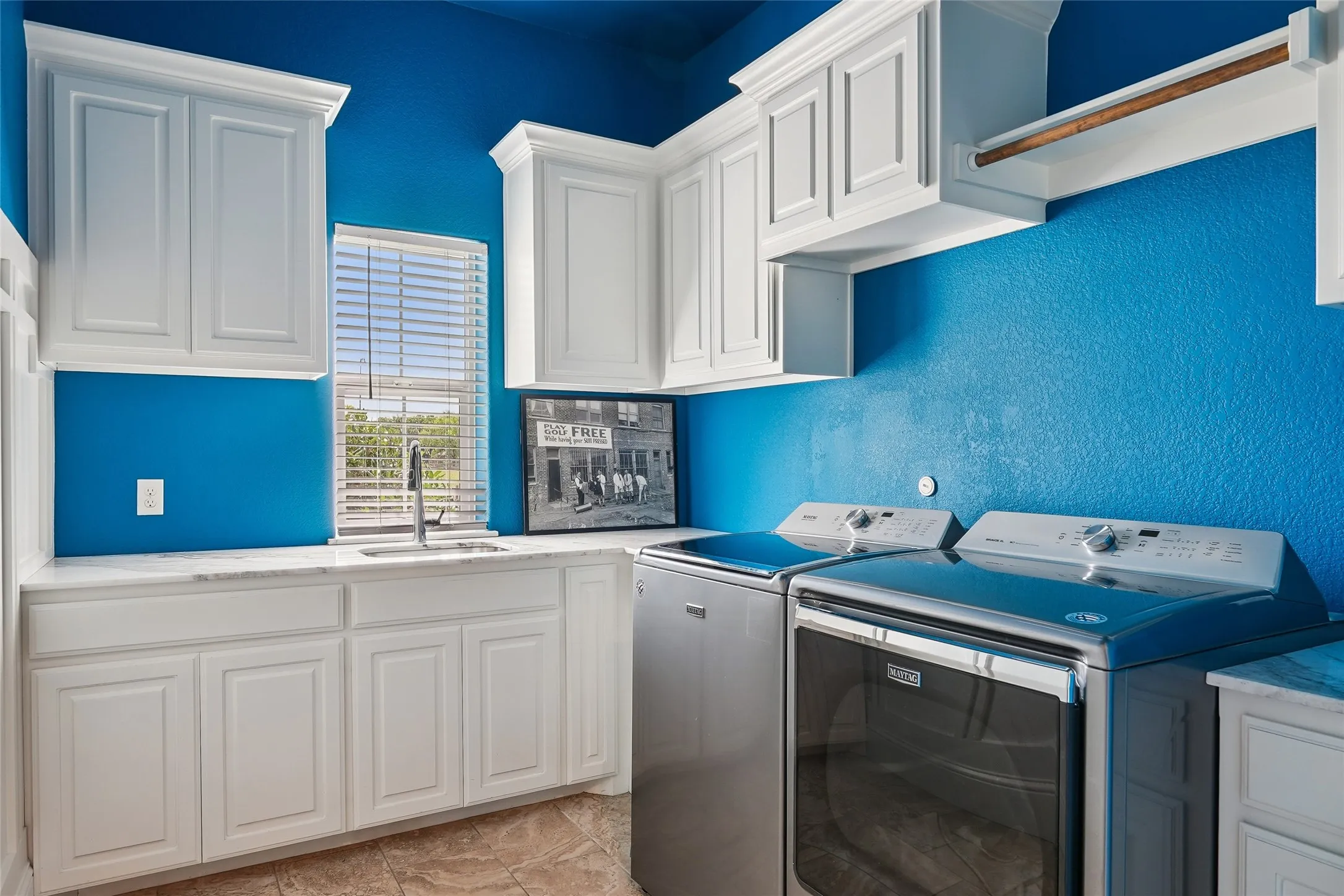 Single Family Residence For Sale in Denton County , 5550 Donald Road, Krum, Texas 76249, 5 Bedroom, 6 Bathroom, 3 Garage spaces, 4,202 Sqft, built in 2017, mls#21332419, Real Estate Agent in Krum, Homes For Sale in Denton county, Homes For Sale in Krum, Realtor in Krum Texas, Real Estate Brokerage Independent Realty Texas, Luminita Cordes Realtor