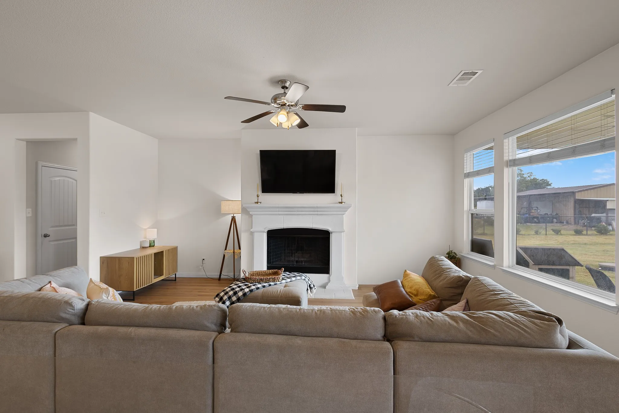Single Family Residence For Sale in Wise County , 170 Spring Creek Circle, Paradise, Texas 76073, 4 Bedroom, 2 Bathroom, 2 Garage spaces, 2,426 Sqft, built in 2020, mls#21333208, Real Estate Agent in Paradise, Homes For Sale in Wise county, Homes For Sale in Paradise, Realtor in Paradise Texas, Real Estate Brokerage Independent Realty Texas, Luminita Cordes Realtor