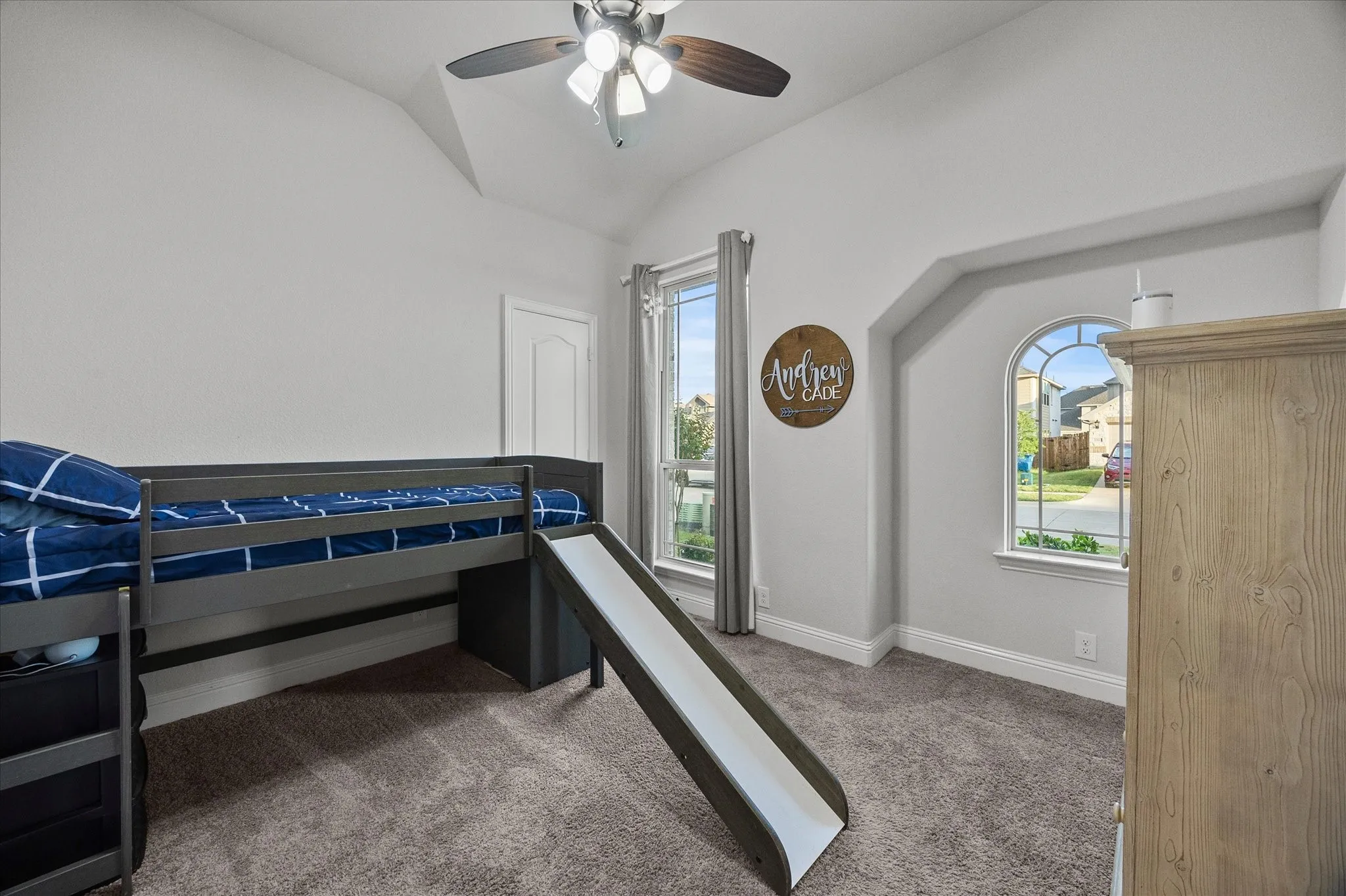 Single Family Residence For Sale in Kaufman County , 3904 Holly Springs Lane, Kaufman, Texas 75142, 4 Bedrooms, 2 Bathrooms, 2 Garage spaces, 2,462 Sqft, built in 2022, Price $374,900, mls#21333500, Real Estate Agent in Kaufman, Homes For Sale in Kaufman county, Homes For Sale in Kaufman, Realtor in Kaufman Texas, Real Estate Brokerage Independent Realty Texas, Luminita Cordes Realtor