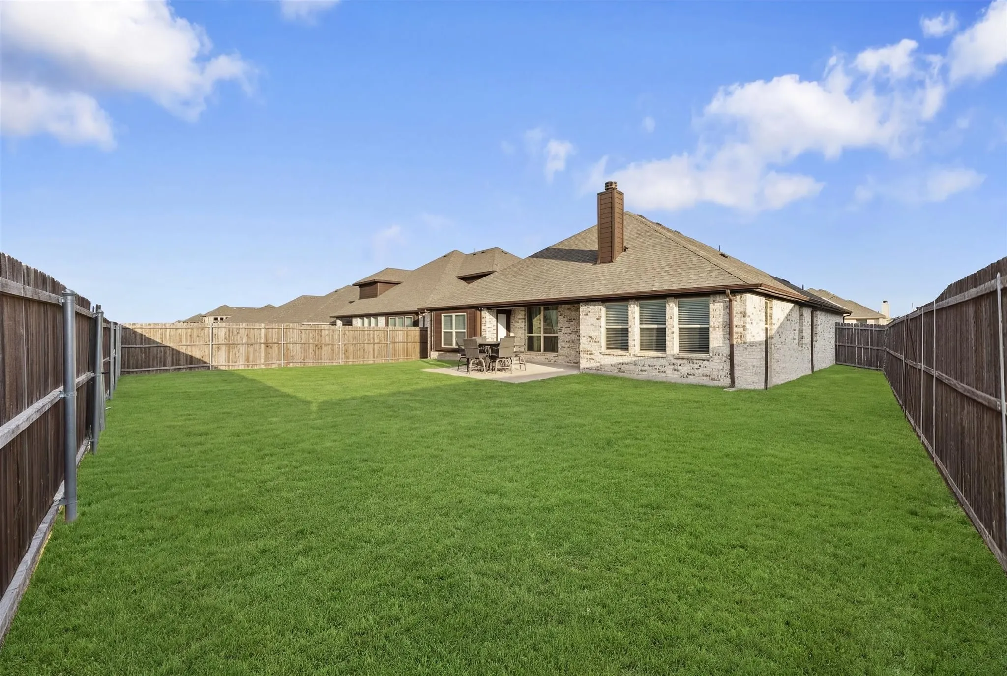 Single Family Residence For Sale in Kaufman County , 3904 Holly Springs Lane, Kaufman, Texas 75142, 4 Bedrooms, 2 Bathrooms, 2 Garage spaces, 2,462 Sqft, built in 2022, Price $374,900, mls#21333500, Real Estate Agent in Kaufman, Homes For Sale in Kaufman county, Homes For Sale in Kaufman, Realtor in Kaufman Texas, Real Estate Brokerage Independent Realty Texas, Luminita Cordes Realtor