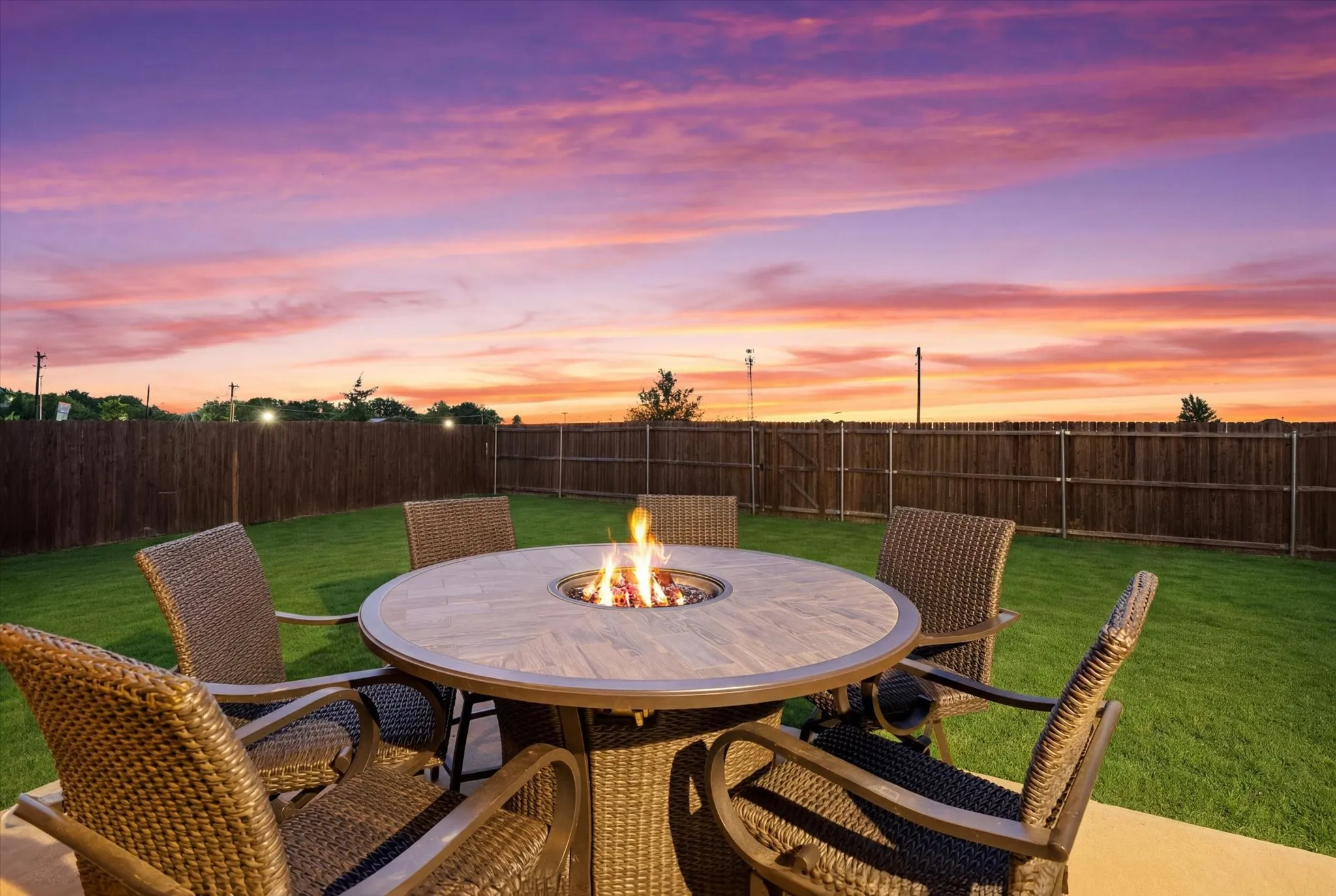 Single Family Residence For Sale in Kaufman County , 3904 Holly Springs Lane, Kaufman, Texas 75142, 4 Bedrooms, 2 Bathrooms, 2 Garage spaces, 2,462 Sqft, built in 2022, Price $374,900, mls#21333500, Real Estate Agent in Kaufman, Homes For Sale in Kaufman county, Homes For Sale in Kaufman, Realtor in Kaufman Texas, Real Estate Brokerage Independent Realty Texas, Luminita Cordes Realtor
