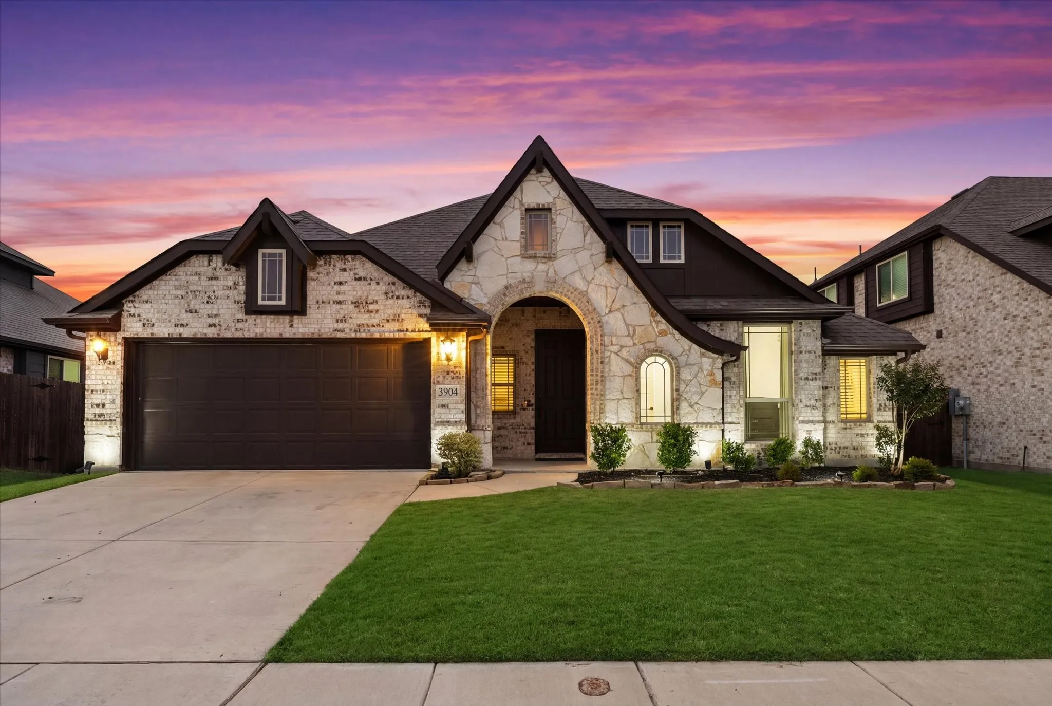 Single Family Residence For Sale in Kaufman County , 3904 Holly Springs Lane, Kaufman, Texas 75142, 4 Bedrooms, 2 Bathrooms, 2 Garage spaces, 2,462 Sqft, built in 2022, Price $374,900, mls#21333500, Real Estate Agent in Kaufman, Homes For Sale in Kaufman county, Homes For Sale in Kaufman, Realtor in Kaufman Texas, Real Estate Brokerage Independent Realty Texas, Luminita Cordes Realtor