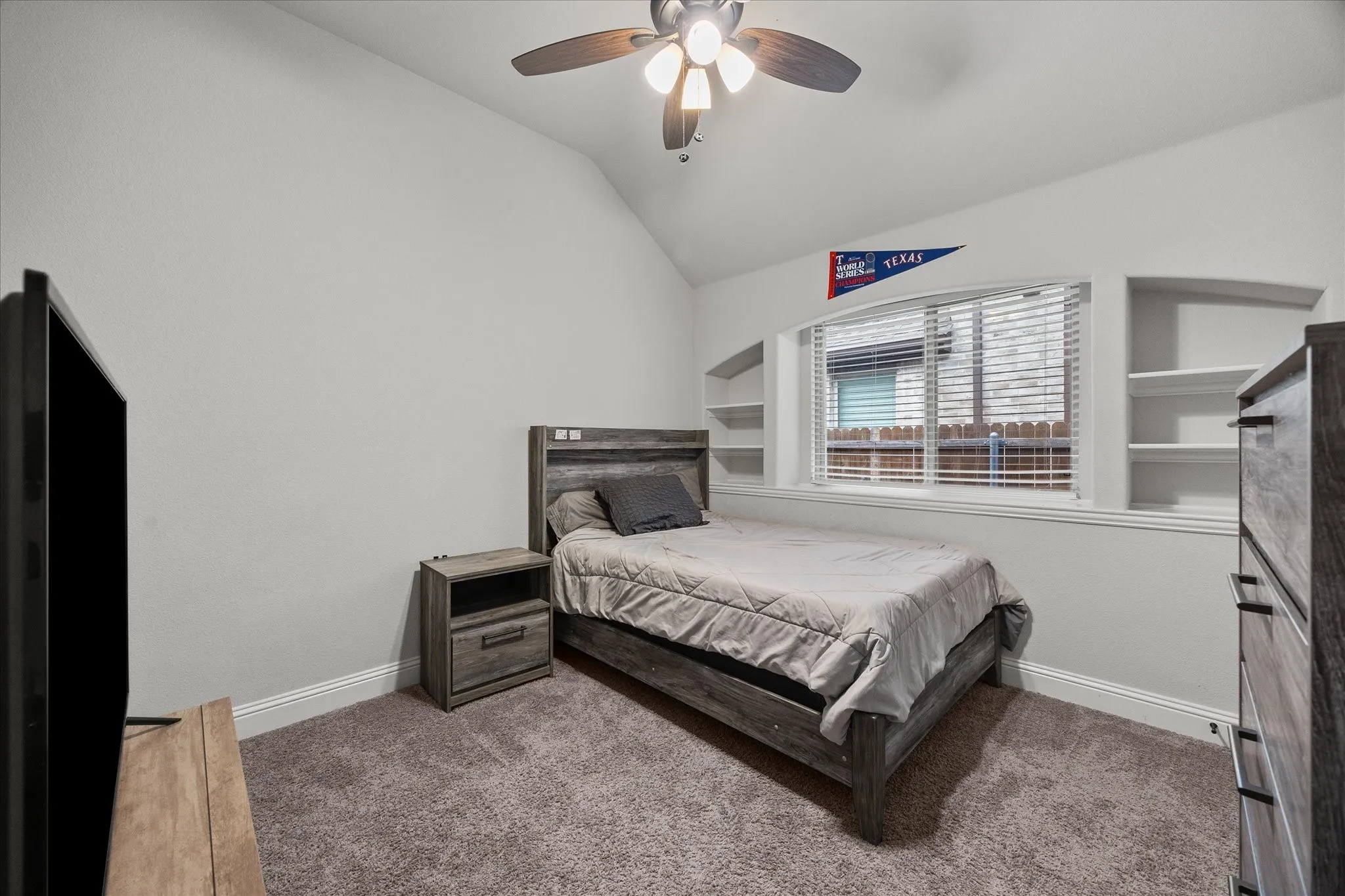 Single Family Residence For Sale in Kaufman County , 3904 Holly Springs Lane, Kaufman, Texas 75142, 4 Bedrooms, 2 Bathrooms, 2 Garage spaces, 2,462 Sqft, built in 2022, Price $374,900, mls#21333500, Real Estate Agent in Kaufman, Homes For Sale in Kaufman county, Homes For Sale in Kaufman, Realtor in Kaufman Texas, Real Estate Brokerage Independent Realty Texas, Luminita Cordes Realtor