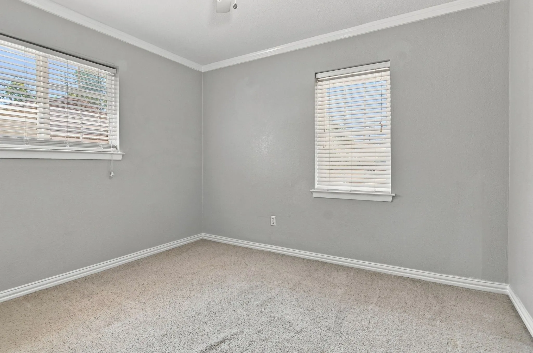 Single Family Residence For Sale in Dallas County , 2420 Timberlake Drive, Irving, Texas 75062, 4 Bedroom, 2 Bathroom, 2 Garage spaces, 1,597 Sqft, built in 1964, mls#21334159, Real Estate Agent in Irving, Homes For Sale in Dallas county, Homes For Sale in Irving, Realtor in Irving Texas, Real Estate Brokerage Independent Realty Texas, Luminita Cordes Realtor