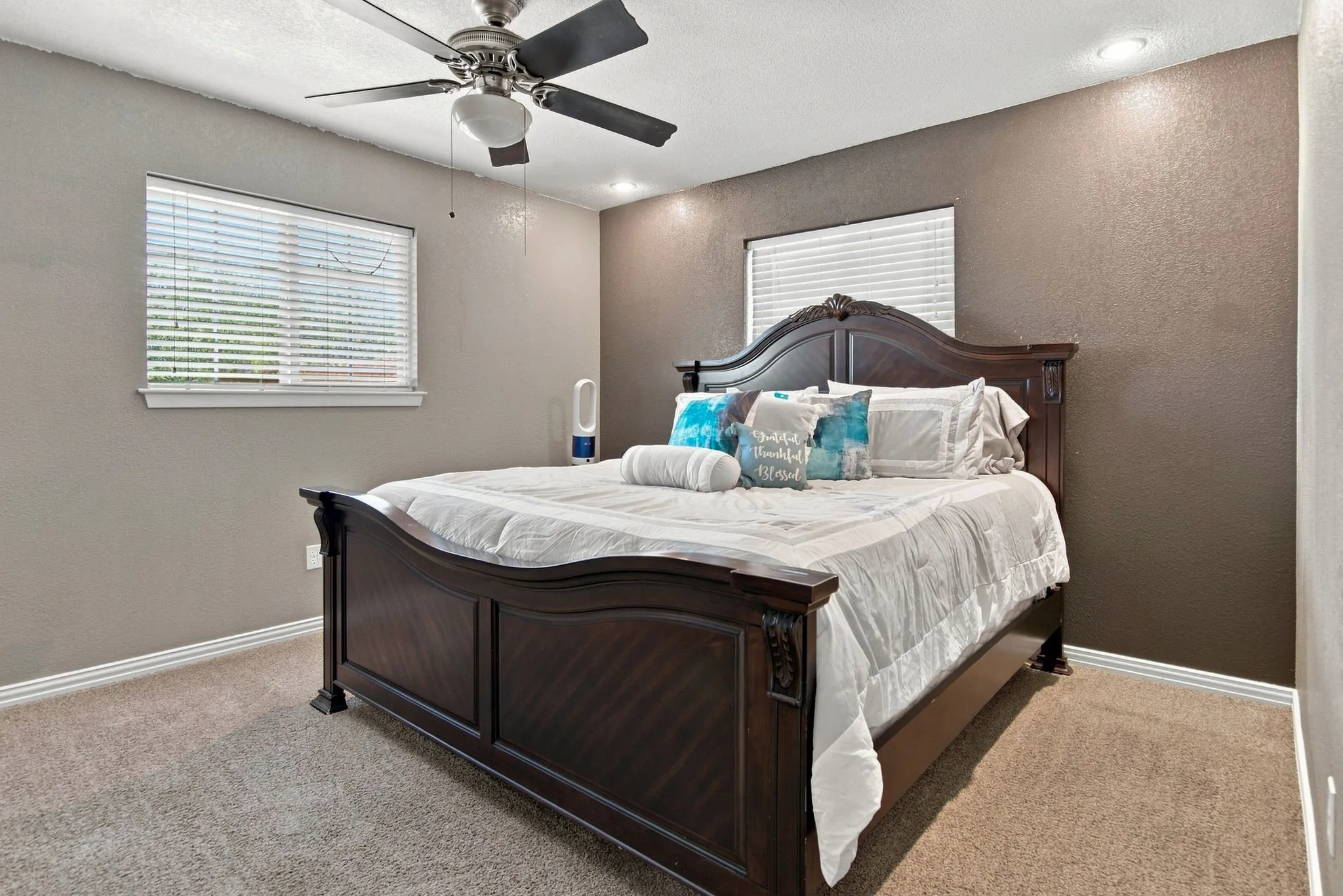 Single Family Residence For Sale in Dallas County , 2420 Timberlake Drive, Irving, Texas 75062, 4 Bedroom, 2 Bathroom, 2 Garage spaces, 1,597 Sqft, built in 1964, mls#21334159, Real Estate Agent in Irving, Homes For Sale in Dallas county, Homes For Sale in Irving, Realtor in Irving Texas, Real Estate Brokerage Independent Realty Texas, Luminita Cordes Realtor