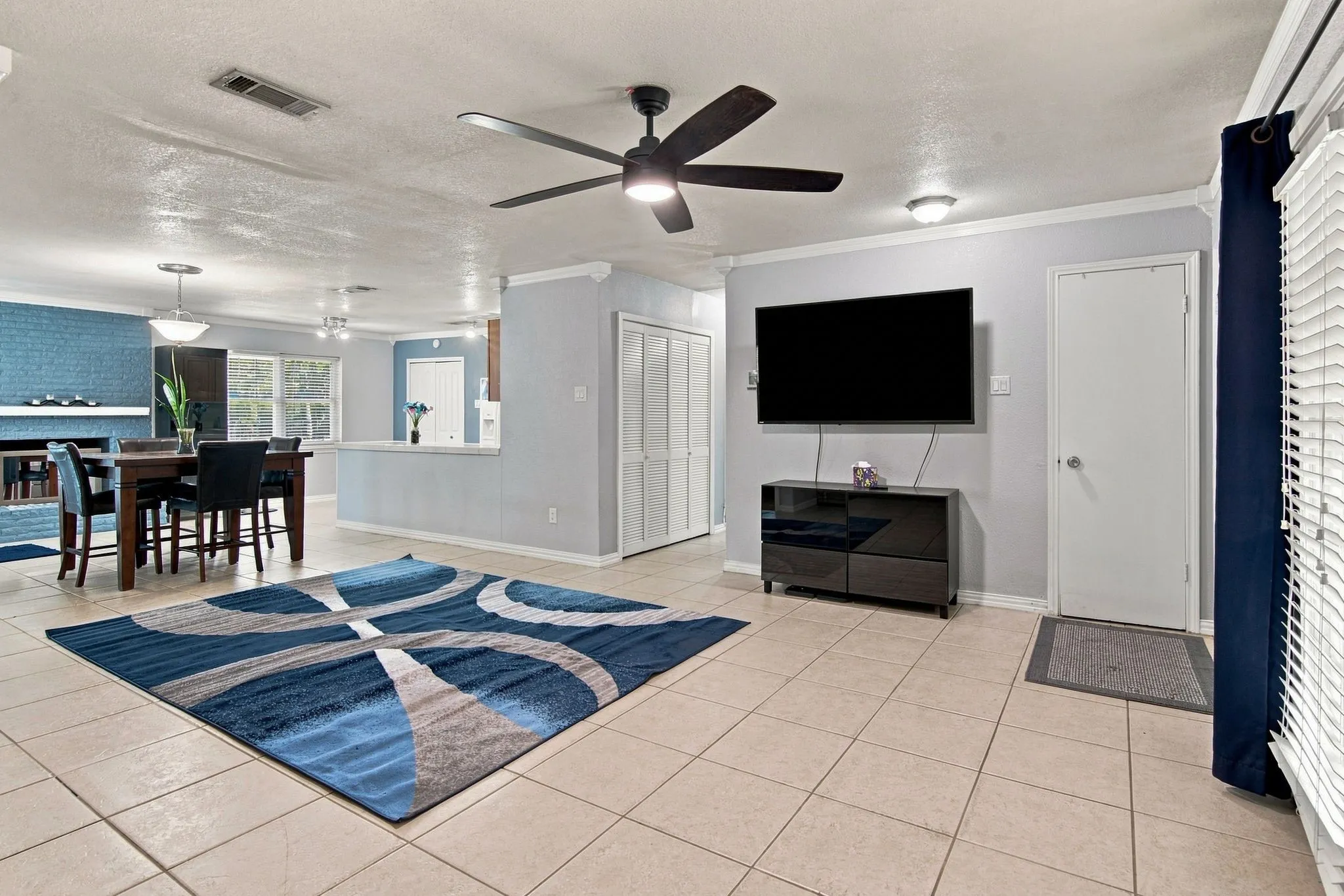 Single Family Residence For Sale in Dallas County , 2420 Timberlake Drive, Irving, Texas 75062, 4 Bedroom, 2 Bathroom, 2 Garage spaces, 1,597 Sqft, built in 1964, mls#21334159, Real Estate Agent in Irving, Homes For Sale in Dallas county, Homes For Sale in Irving, Realtor in Irving Texas, Real Estate Brokerage Independent Realty Texas, Luminita Cordes Realtor