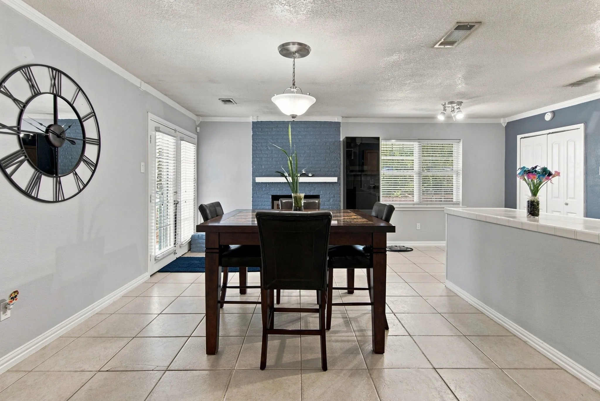 Single Family Residence For Sale in Dallas County , 2420 Timberlake Drive, Irving, Texas 75062, 4 Bedroom, 2 Bathroom, 2 Garage spaces, 1,597 Sqft, built in 1964, mls#21334159, Real Estate Agent in Irving, Homes For Sale in Dallas county, Homes For Sale in Irving, Realtor in Irving Texas, Real Estate Brokerage Independent Realty Texas, Luminita Cordes Realtor