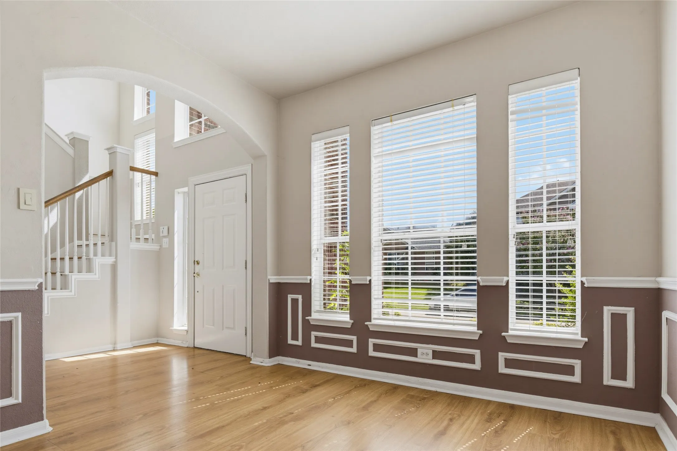 Single Family Residence For Sale in Denton County , 4549 Shadowridge Drive, The Colony, Texas 75056, 3 Bedroom, 3 Bathroom, 2 Garage spaces, 2,094 Sqft, built in 1998, mls#21332903, Real Estate Agent in The Colony, Homes For Sale in Denton county, Homes For Sale in The Colony, Realtor in The Colony Texas, Real Estate Brokerage Independent Realty Texas, Luminita Cordes Realtor