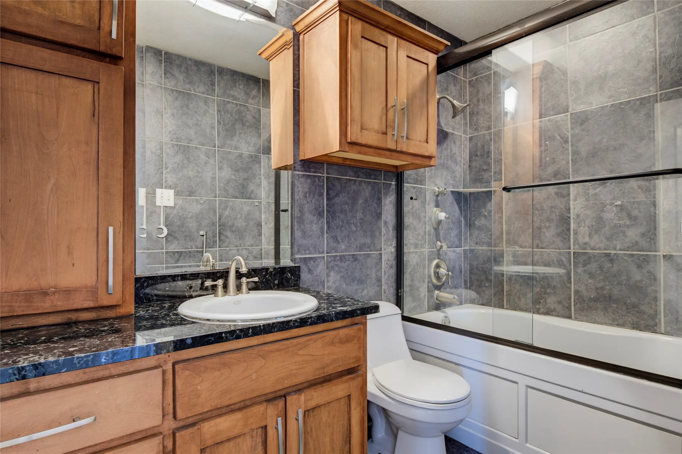 Bathroon 2 Up
