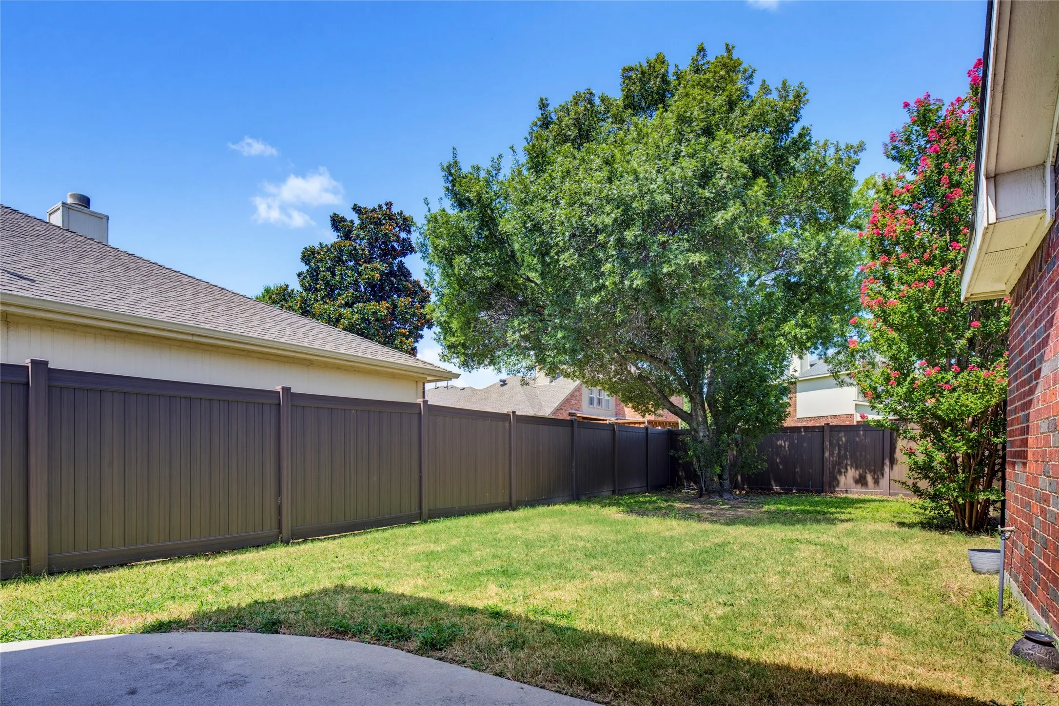 Vinyl fence