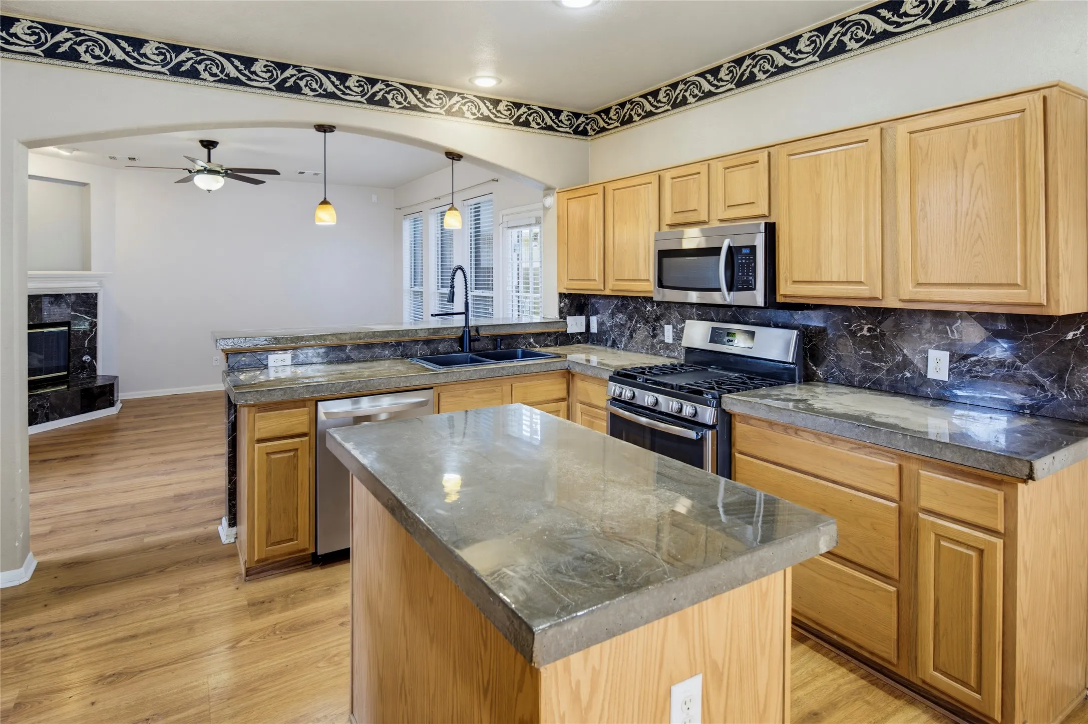 Single Family Residence For Sale in Denton County , 4549 Shadowridge Drive, The Colony, Texas 75056, 3 Bedroom, 3 Bathroom, 2 Garage spaces, 2,094 Sqft, built in 1998, mls#21332903, Real Estate Agent in The Colony, Homes For Sale in Denton county, Homes For Sale in The Colony, Realtor in The Colony Texas, Real Estate Brokerage Independent Realty Texas, Luminita Cordes Realtor