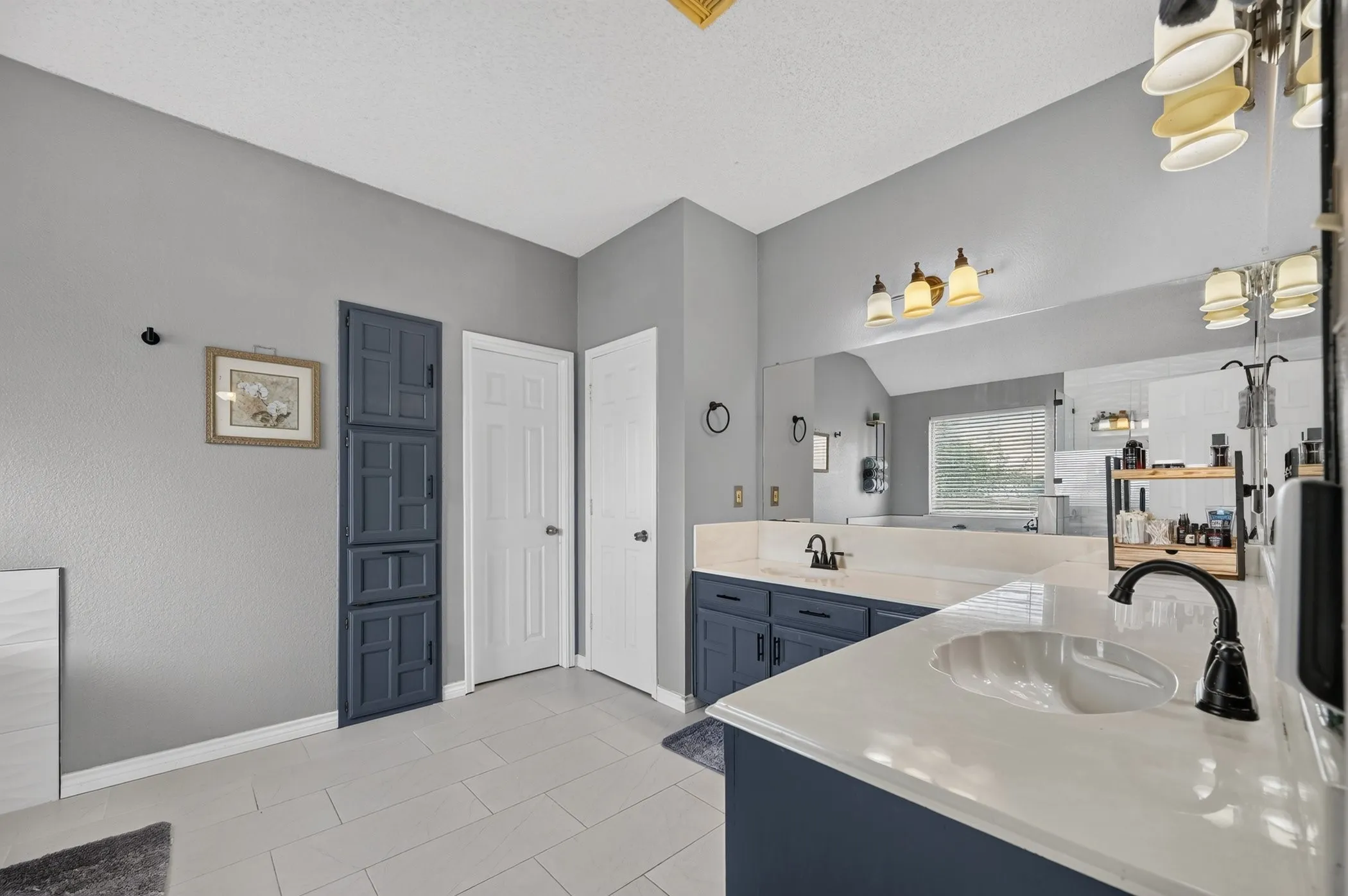 Single Family Residence For Sale in Dallas County , 8413 Linda Vista Court, Rowlett, Texas 75088, 4 Bedroom, 3 Bathroom, 2 Garage spaces, 2,826 Sqft, built in 1992, mls#21267358, Real Estate Agent in Rowlett, Homes For Sale in Dallas county, Homes For Sale in Rowlett, Realtor in Rowlett Texas, Real Estate Brokerage Independent Realty Texas, Luminita Cordes Realtor