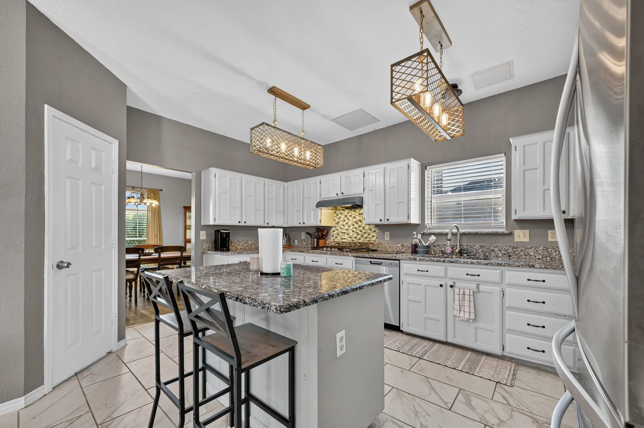 Single Family Residence For Sale in Dallas County , 8413 Linda Vista Court, Rowlett, Texas 75088, 4 Bedroom, 3 Bathroom, 2 Garage spaces, 2,826 Sqft, built in 1992, mls#21267358, Real Estate Agent in Rowlett, Homes For Sale in Dallas county, Homes For Sale in Rowlett, Realtor in Rowlett Texas, Real Estate Brokerage Independent Realty Texas, Luminita Cordes Realtor