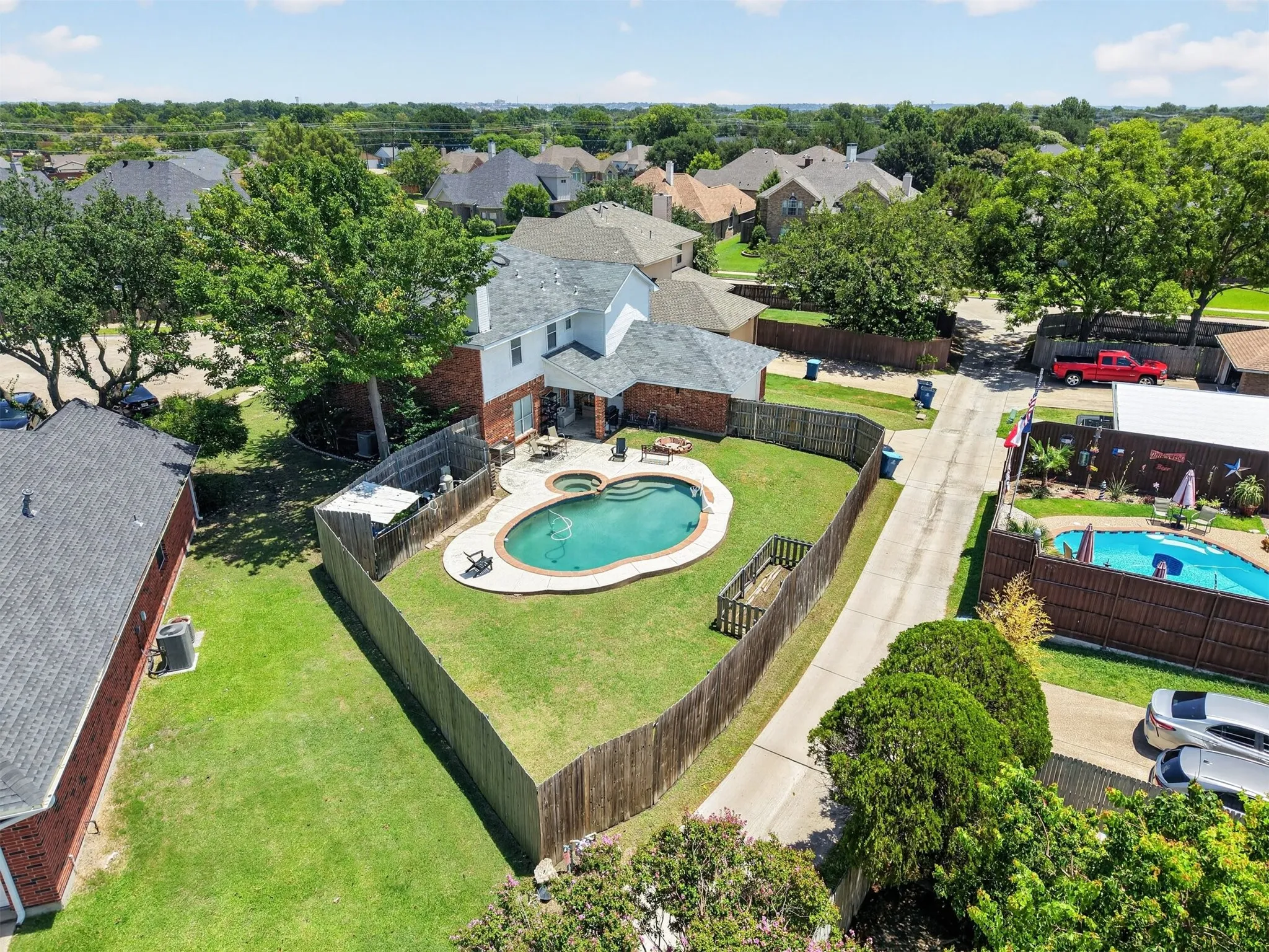 Single Family Residence For Sale in Dallas County , 8413 Linda Vista Court, Rowlett, Texas 75088, 4 Bedroom, 3 Bathroom, 2 Garage spaces, 2,826 Sqft, built in 1992, mls#21267358, Real Estate Agent in Rowlett, Homes For Sale in Dallas county, Homes For Sale in Rowlett, Realtor in Rowlett Texas, Real Estate Brokerage Independent Realty Texas, Luminita Cordes Realtor