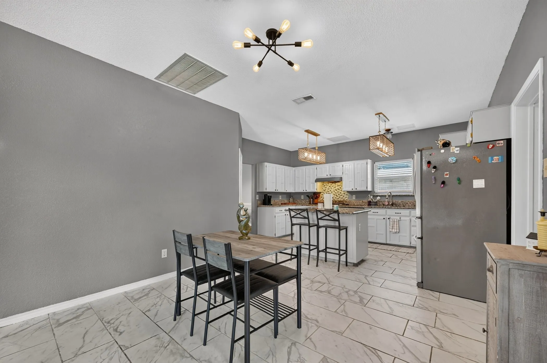 Single Family Residence For Sale in Dallas County , 8413 Linda Vista Court, Rowlett, Texas 75088, 4 Bedroom, 3 Bathroom, 2 Garage spaces, 2,826 Sqft, built in 1992, mls#21267358, Real Estate Agent in Rowlett, Homes For Sale in Dallas county, Homes For Sale in Rowlett, Realtor in Rowlett Texas, Real Estate Brokerage Independent Realty Texas, Luminita Cordes Realtor