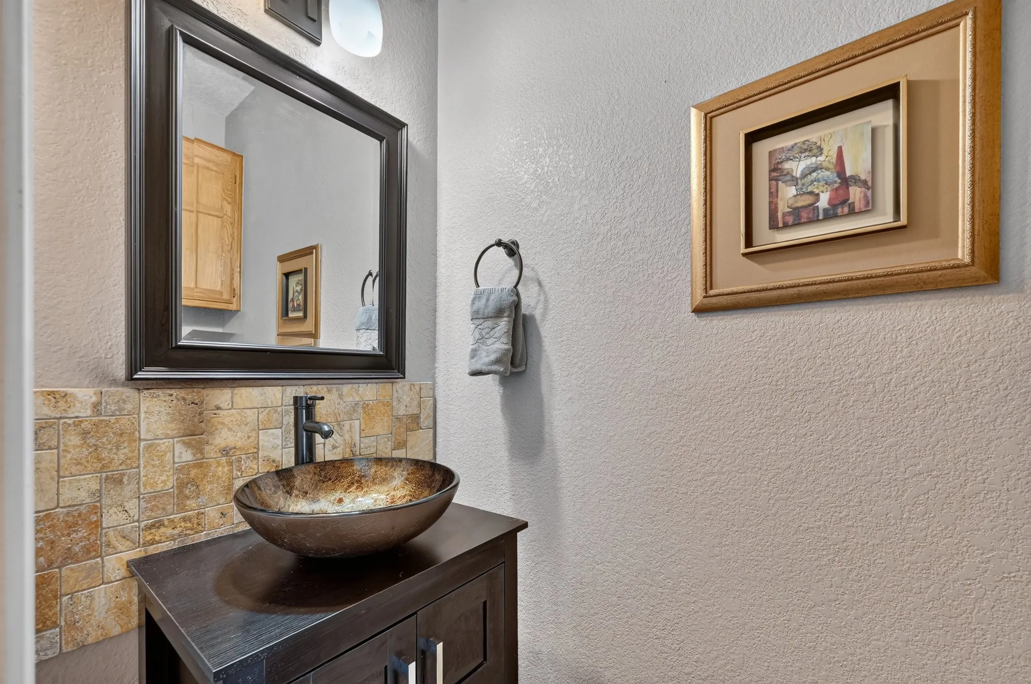 Single Family Residence For Sale in Dallas County , 8413 Linda Vista Court, Rowlett, Texas 75088, 4 Bedroom, 3 Bathroom, 2 Garage spaces, 2,826 Sqft, built in 1992, mls#21267358, Real Estate Agent in Rowlett, Homes For Sale in Dallas county, Homes For Sale in Rowlett, Realtor in Rowlett Texas, Real Estate Brokerage Independent Realty Texas, Luminita Cordes Realtor