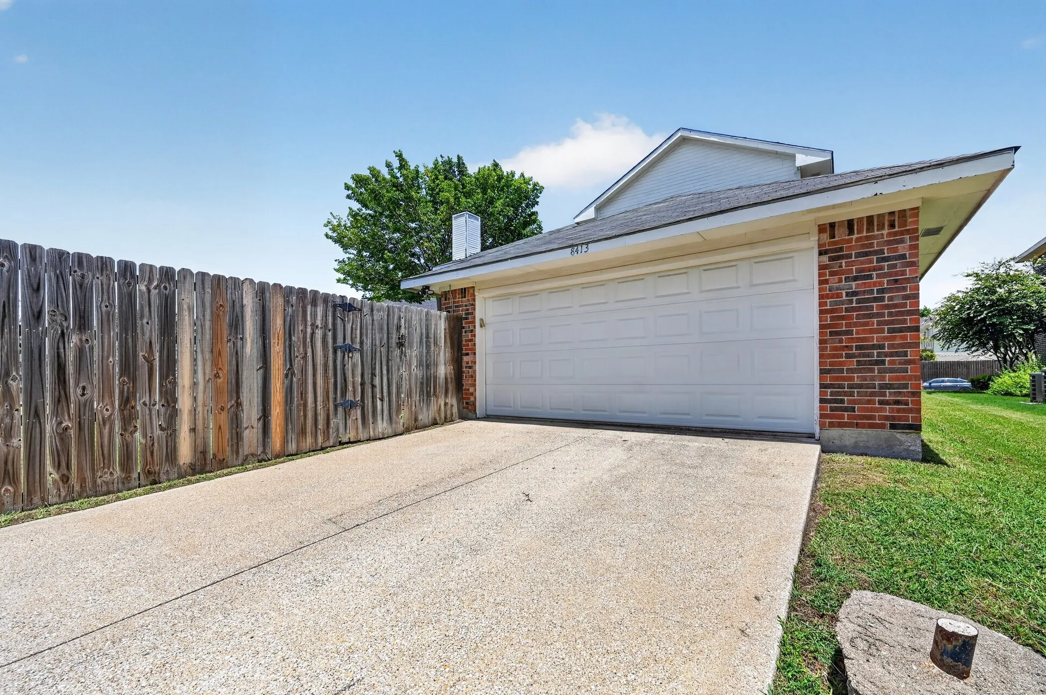 Single Family Residence For Sale in Dallas County , 8413 Linda Vista Court, Rowlett, Texas 75088, 4 Bedroom, 3 Bathroom, 2 Garage spaces, 2,826 Sqft, built in 1992, mls#21267358, Real Estate Agent in Rowlett, Homes For Sale in Dallas county, Homes For Sale in Rowlett, Realtor in Rowlett Texas, Real Estate Brokerage Independent Realty Texas, Luminita Cordes Realtor