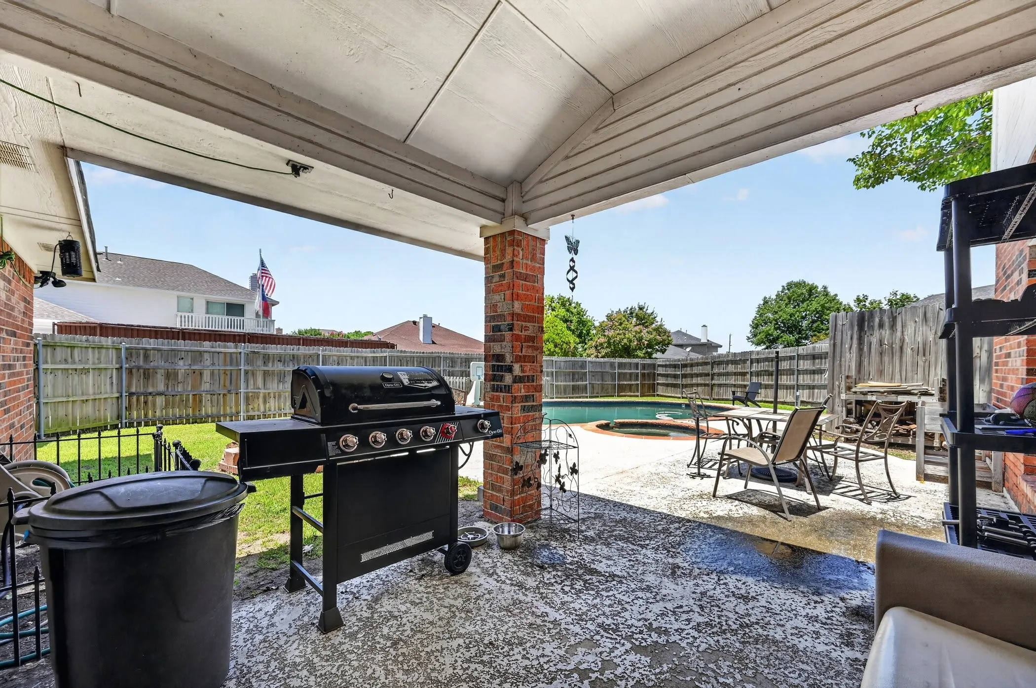 Single Family Residence For Sale in Dallas County , 8413 Linda Vista Court, Rowlett, Texas 75088, 4 Bedroom, 3 Bathroom, 2 Garage spaces, 2,826 Sqft, built in 1992, mls#21267358, Real Estate Agent in Rowlett, Homes For Sale in Dallas county, Homes For Sale in Rowlett, Realtor in Rowlett Texas, Real Estate Brokerage Independent Realty Texas, Luminita Cordes Realtor