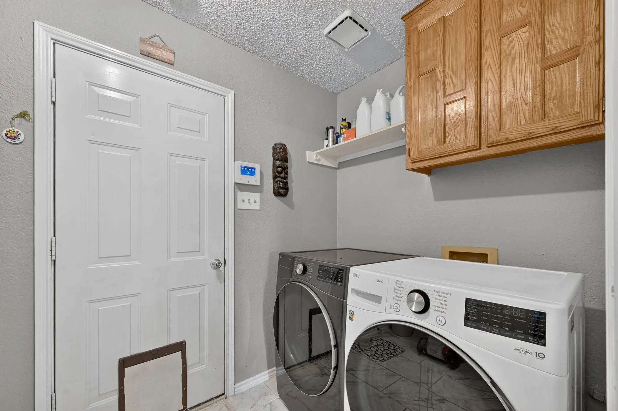 Single Family Residence For Sale in Dallas County , 8413 Linda Vista Court, Rowlett, Texas 75088, 4 Bedroom, 3 Bathroom, 2 Garage spaces, 2,826 Sqft, built in 1992, mls#21267358, Real Estate Agent in Rowlett, Homes For Sale in Dallas county, Homes For Sale in Rowlett, Realtor in Rowlett Texas, Real Estate Brokerage Independent Realty Texas, Luminita Cordes Realtor