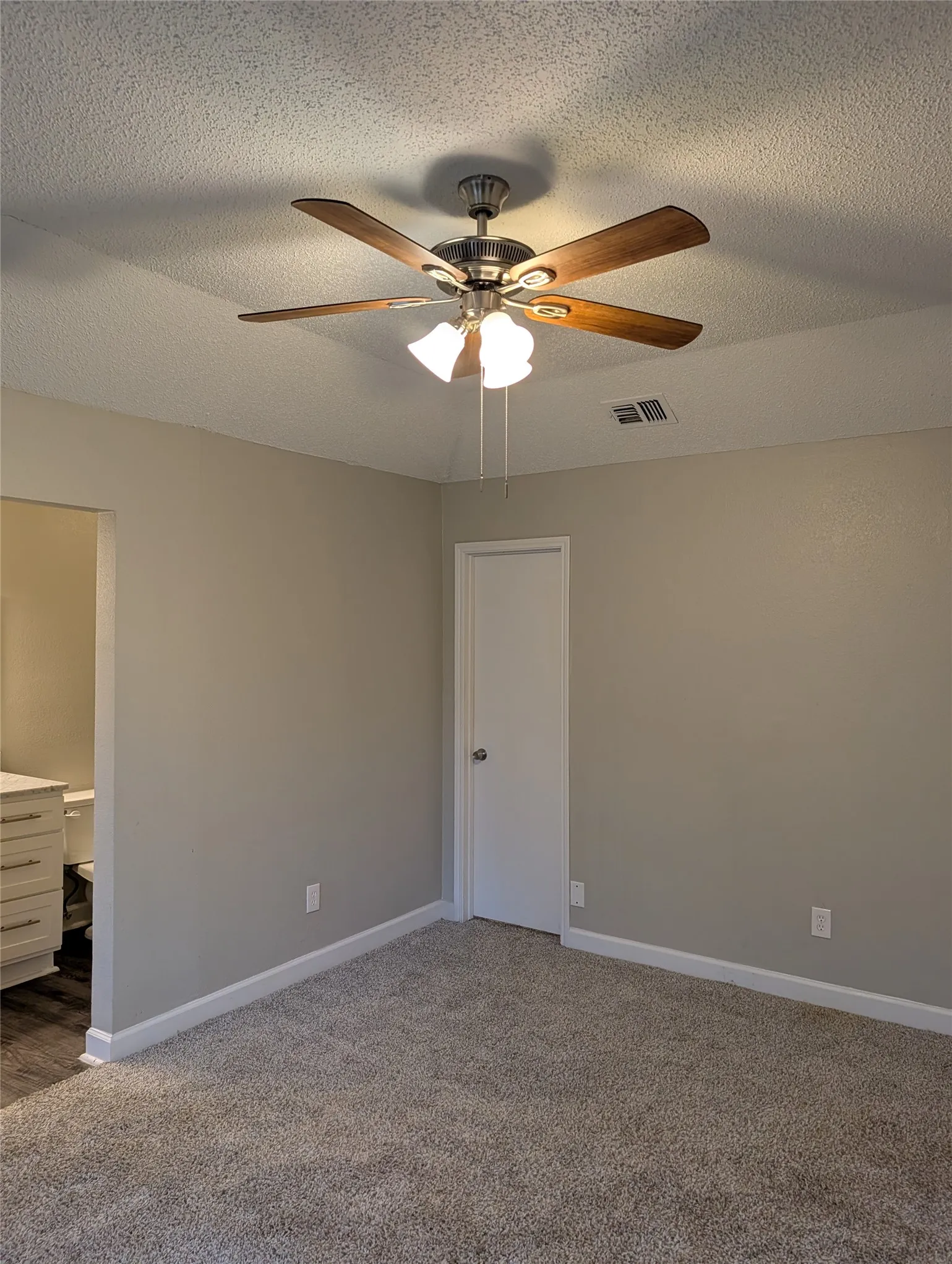Single Family Residence For Sale in Tarrant County , 8220 Meadowbrook Drive, Watauga, Texas 76148, 3 Bedroom, 2 Bathroom, 2 Garage spaces, 1,356 Sqft, built in 1987, mls#21333495, Real Estate Agent in Watauga, Homes For Sale in Tarrant county, Homes For Sale in Watauga, Realtor in Watauga Texas, Real Estate Brokerage Independent Realty Texas, Luminita Cordes Realtor