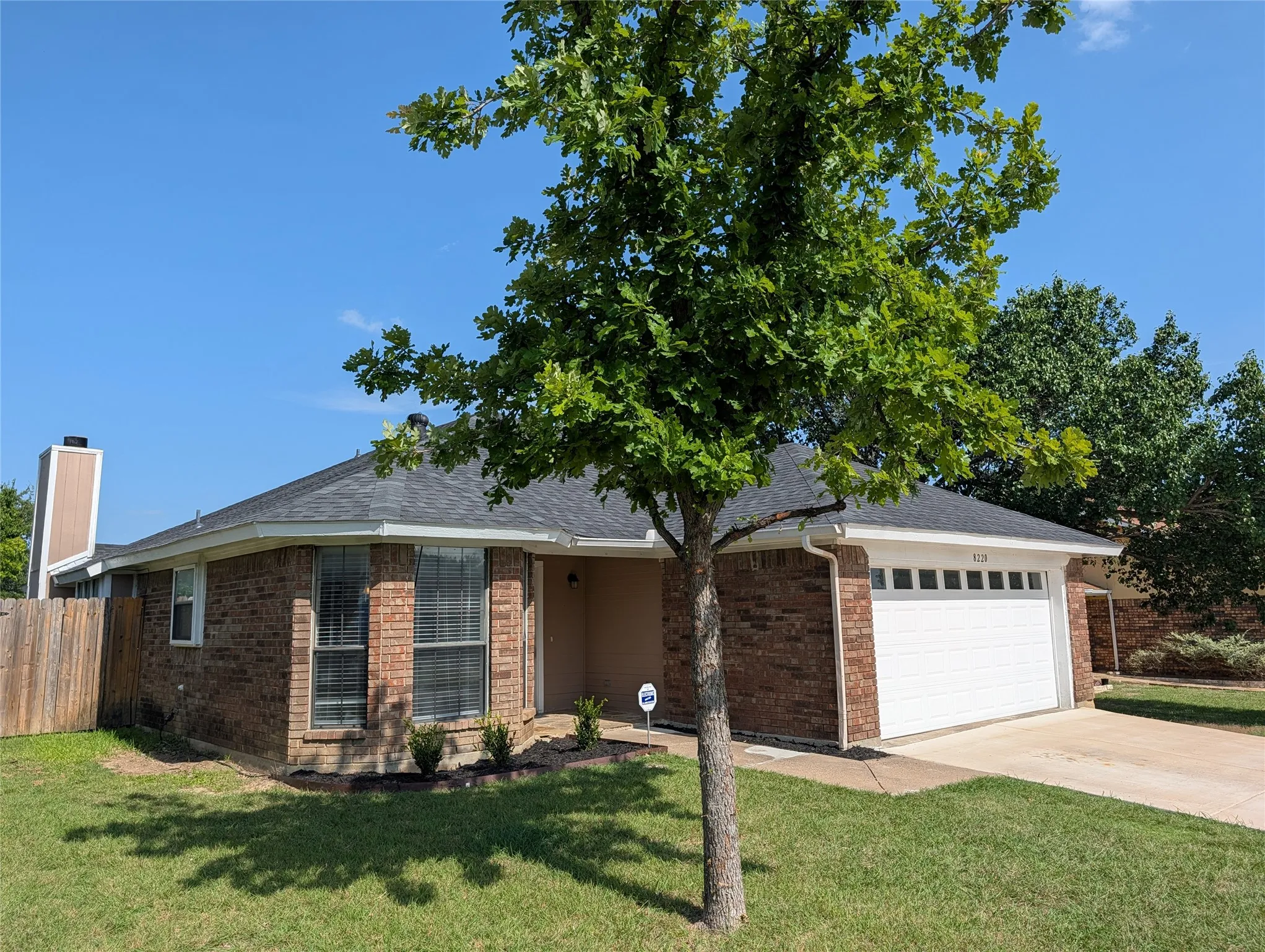 Single Family Residence For Sale in Tarrant County , 8220 Meadowbrook Drive, Watauga, Texas 76148, 3 Bedroom, 2 Bathroom, 2 Garage spaces, 1,356 Sqft, built in 1987, mls#21333495, Real Estate Agent in Watauga, Homes For Sale in Tarrant county, Homes For Sale in Watauga, Realtor in Watauga Texas, Real Estate Brokerage Independent Realty Texas, Luminita Cordes Realtor