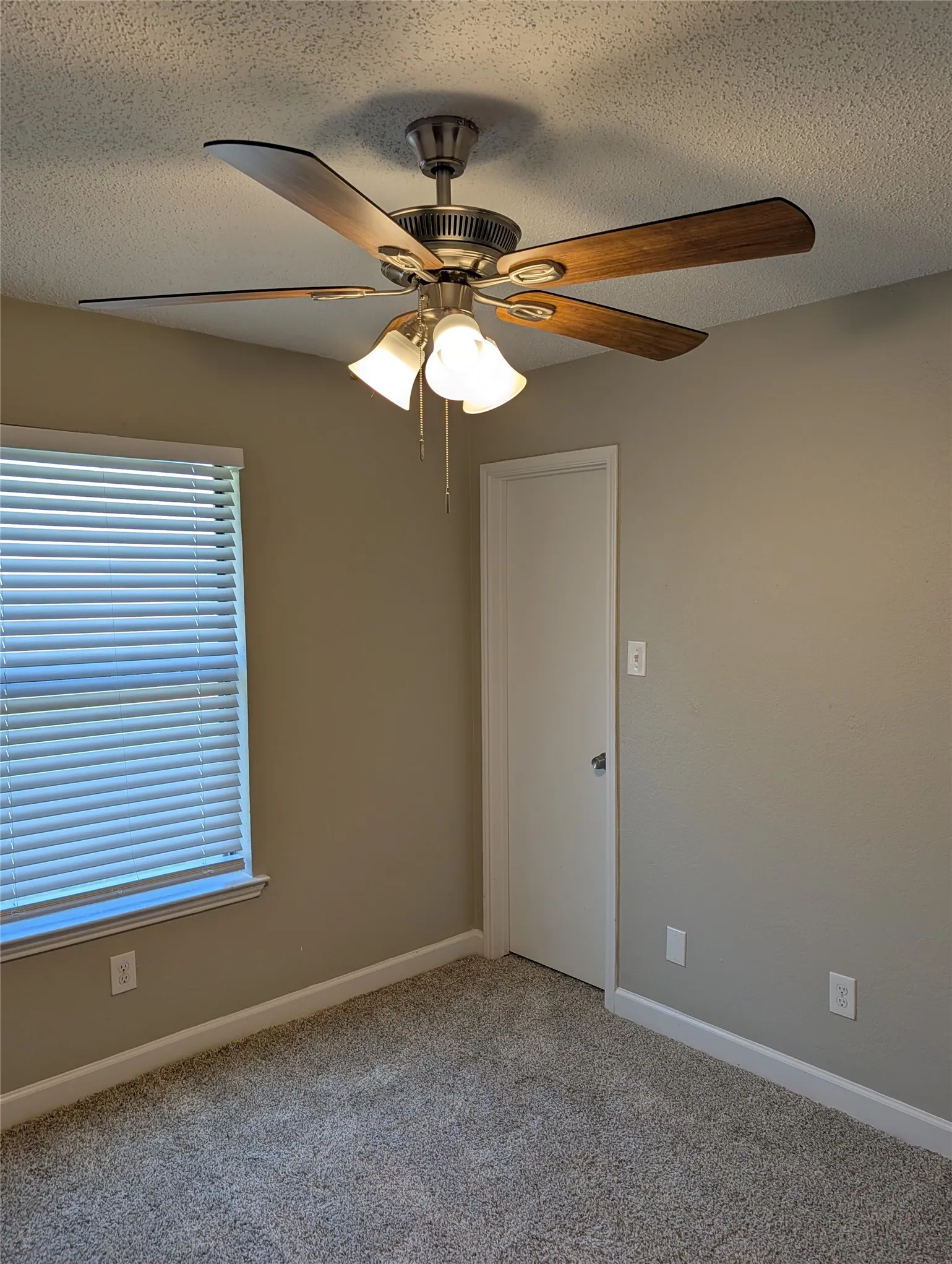 Single Family Residence For Sale in Tarrant County , 8220 Meadowbrook Drive, Watauga, Texas 76148, 3 Bedroom, 2 Bathroom, 2 Garage spaces, 1,356 Sqft, built in 1987, mls#21333495, Real Estate Agent in Watauga, Homes For Sale in Tarrant county, Homes For Sale in Watauga, Realtor in Watauga Texas, Real Estate Brokerage Independent Realty Texas, Luminita Cordes Realtor