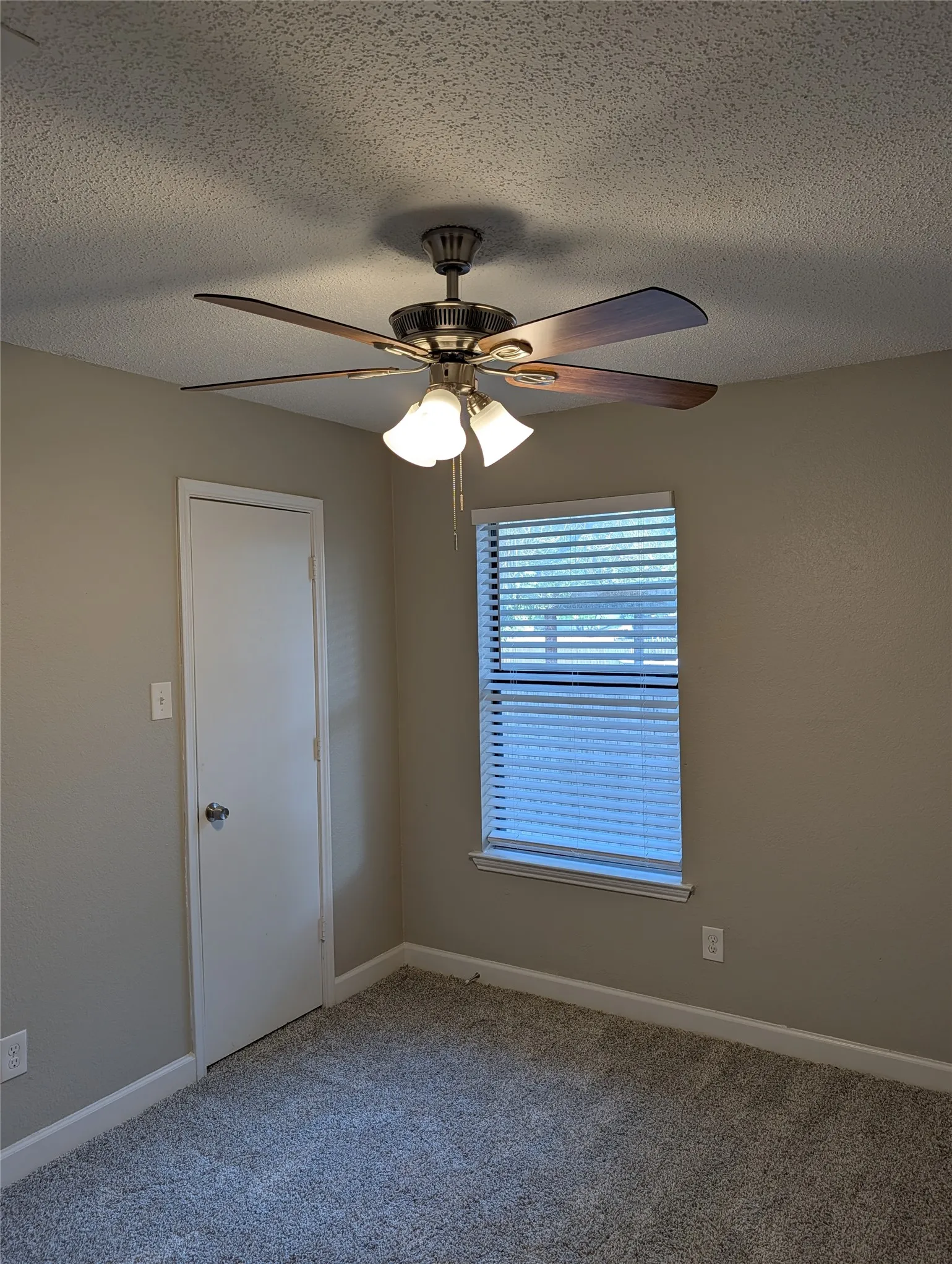 Single Family Residence For Sale in Tarrant County , 8220 Meadowbrook Drive, Watauga, Texas 76148, 3 Bedroom, 2 Bathroom, 2 Garage spaces, 1,356 Sqft, built in 1987, mls#21333495, Real Estate Agent in Watauga, Homes For Sale in Tarrant county, Homes For Sale in Watauga, Realtor in Watauga Texas, Real Estate Brokerage Independent Realty Texas, Luminita Cordes Realtor