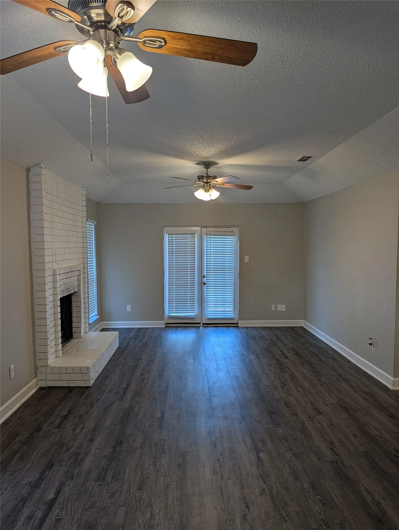 Single Family Residence For Sale in Tarrant County , 8220 Meadowbrook Drive, Watauga, Texas 76148, 3 Bedroom, 2 Bathroom, 2 Garage spaces, 1,356 Sqft, built in 1987, mls#21333495, Real Estate Agent in Watauga, Homes For Sale in Tarrant county, Homes For Sale in Watauga, Realtor in Watauga Texas, Real Estate Brokerage Independent Realty Texas, Luminita Cordes Realtor