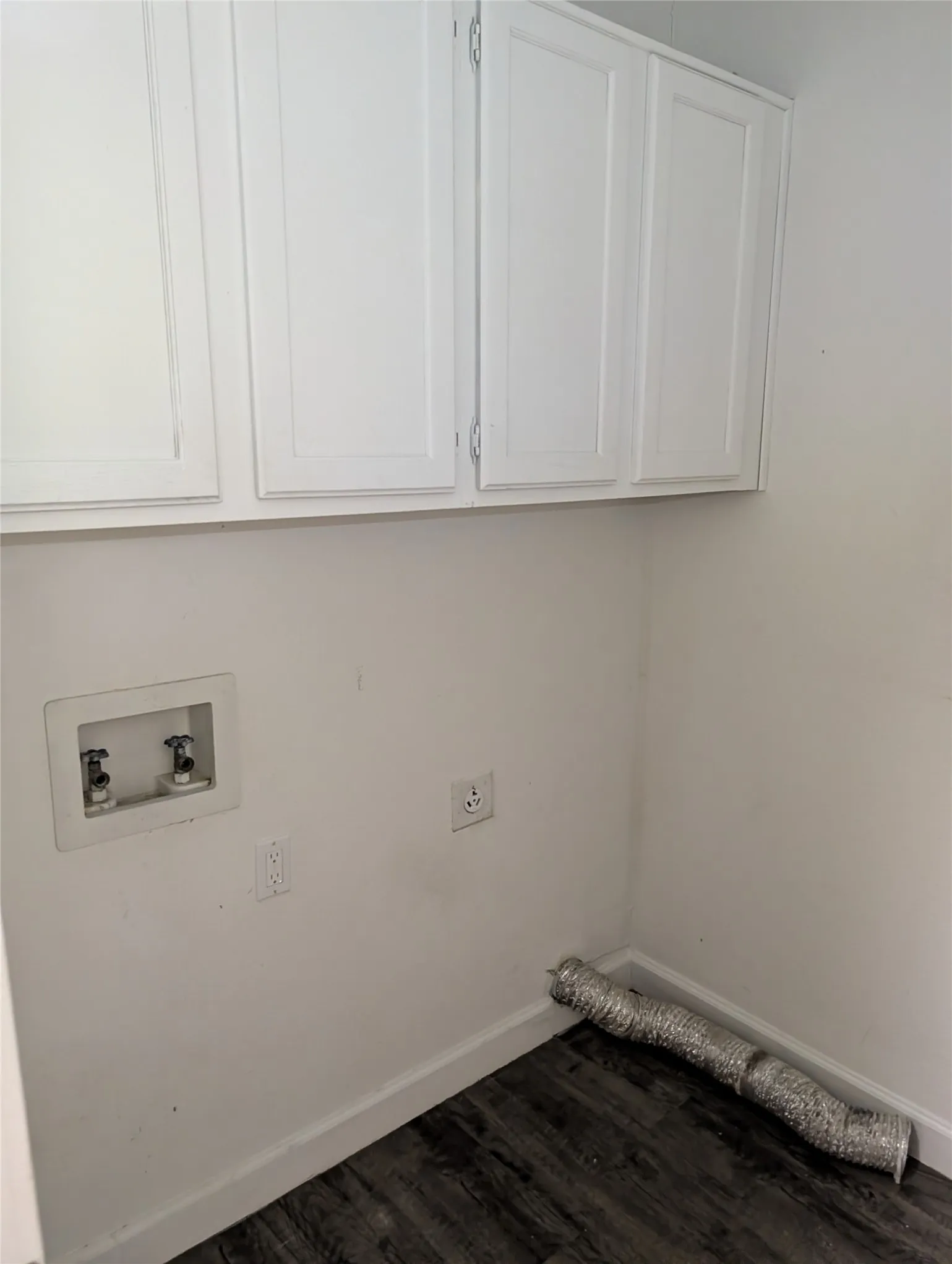 Single Family Residence For Sale in Tarrant County , 8220 Meadowbrook Drive, Watauga, Texas 76148, 3 Bedroom, 2 Bathroom, 2 Garage spaces, 1,356 Sqft, built in 1987, mls#21333495, Real Estate Agent in Watauga, Homes For Sale in Tarrant county, Homes For Sale in Watauga, Realtor in Watauga Texas, Real Estate Brokerage Independent Realty Texas, Luminita Cordes Realtor