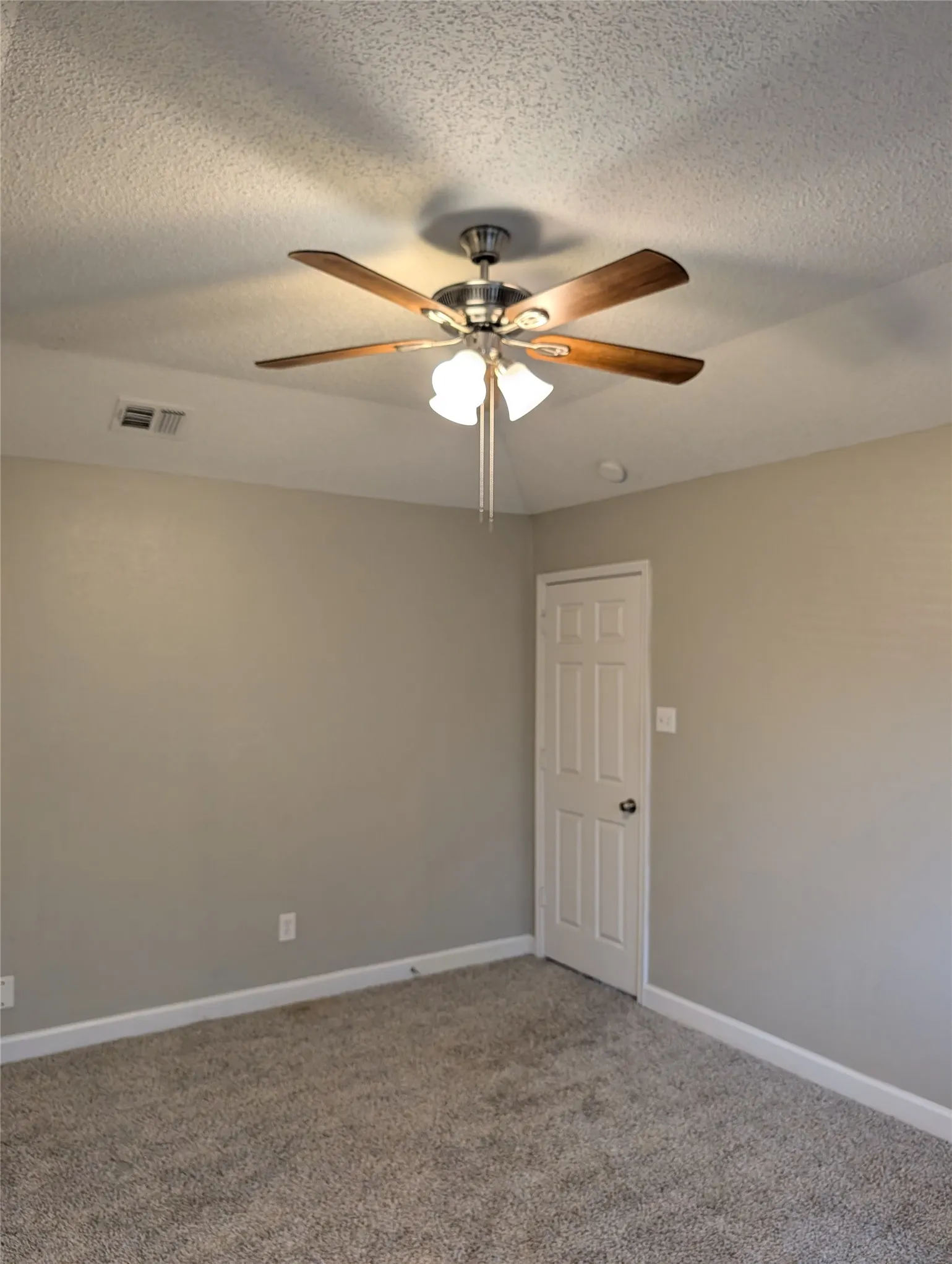 Single Family Residence For Sale in Tarrant County , 8220 Meadowbrook Drive, Watauga, Texas 76148, 3 Bedroom, 2 Bathroom, 2 Garage spaces, 1,356 Sqft, built in 1987, mls#21333495, Real Estate Agent in Watauga, Homes For Sale in Tarrant county, Homes For Sale in Watauga, Realtor in Watauga Texas, Real Estate Brokerage Independent Realty Texas, Luminita Cordes Realtor