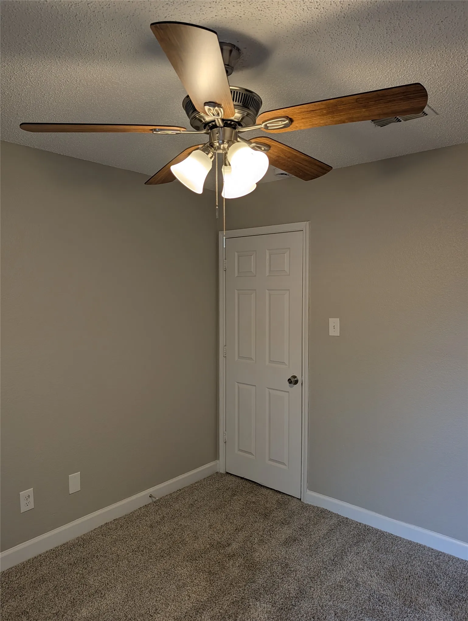 Single Family Residence For Sale in Tarrant County , 8220 Meadowbrook Drive, Watauga, Texas 76148, 3 Bedroom, 2 Bathroom, 2 Garage spaces, 1,356 Sqft, built in 1987, mls#21333495, Real Estate Agent in Watauga, Homes For Sale in Tarrant county, Homes For Sale in Watauga, Realtor in Watauga Texas, Real Estate Brokerage Independent Realty Texas, Luminita Cordes Realtor