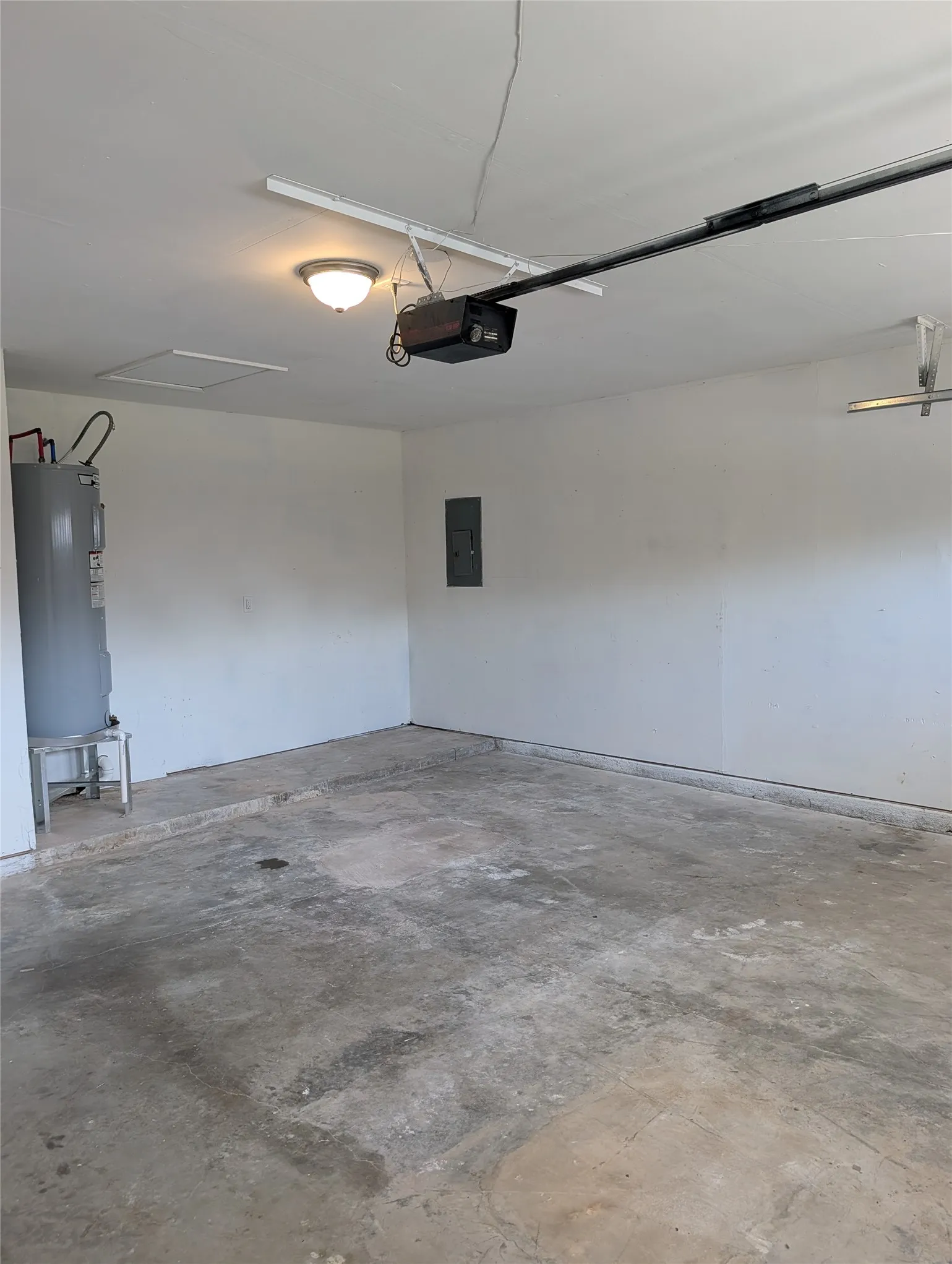 Single Family Residence For Sale in Tarrant County , 8220 Meadowbrook Drive, Watauga, Texas 76148, 3 Bedroom, 2 Bathroom, 2 Garage spaces, 1,356 Sqft, built in 1987, mls#21333495, Real Estate Agent in Watauga, Homes For Sale in Tarrant county, Homes For Sale in Watauga, Realtor in Watauga Texas, Real Estate Brokerage Independent Realty Texas, Luminita Cordes Realtor