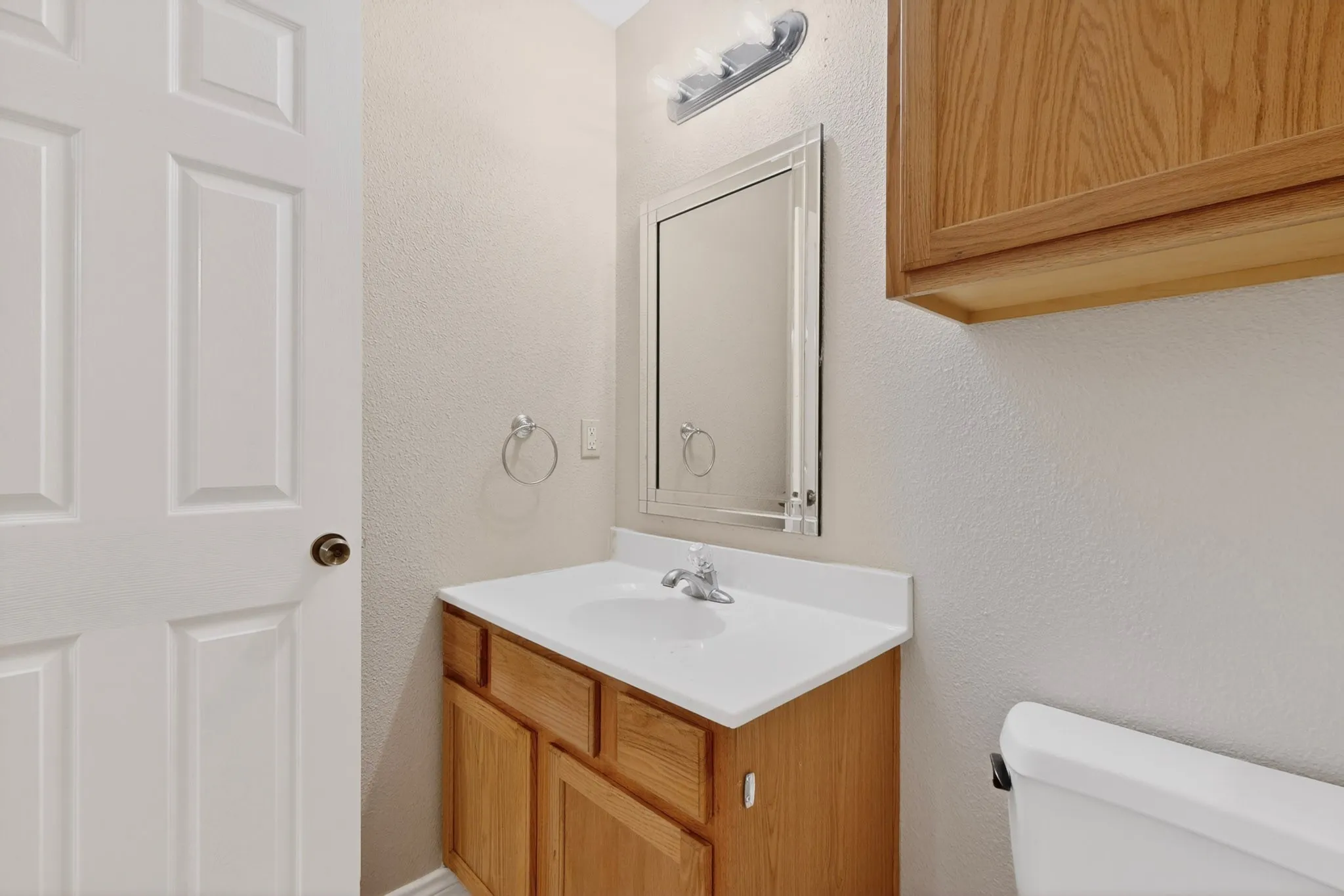Duplex For Rent in Grayson County , 117 W Wilson Avenue 117, Sherman, Texas 75090, 3 Bedroom, 2 Bathroom, Garage spaces, 1,233 Sqft, built in 2004, mls#21334169, Real Estate Agent in Sherman, Homes For Rent in Grayson county, Homes For Rent in Sherman, Realtor in Sherman Texas, Real Estate Brokerage Independent Realty Texas, Luminita Cordes Realtor