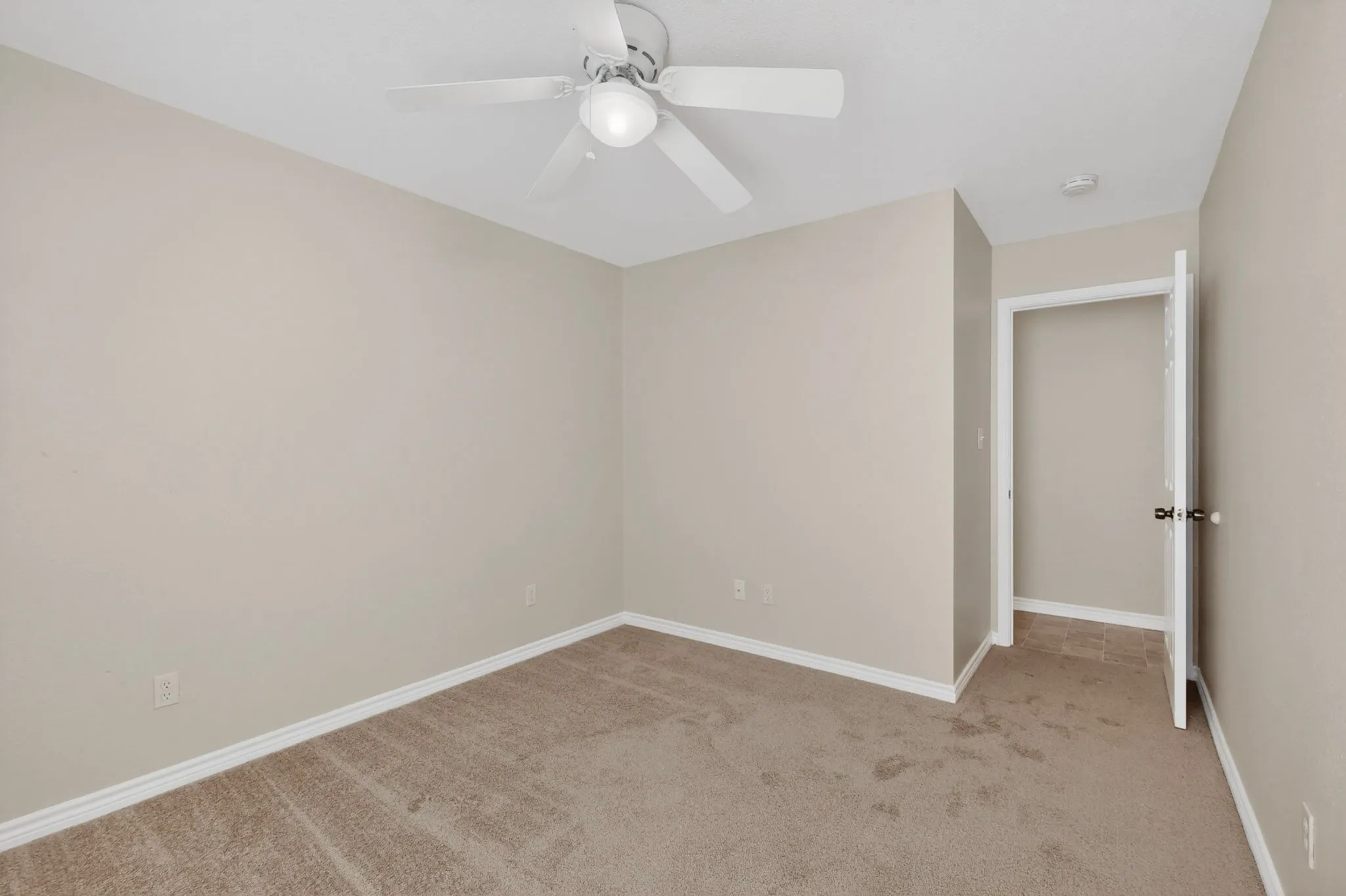 Duplex For Rent in Grayson County , 117 W Wilson Avenue 117, Sherman, Texas 75090, 3 Bedroom, 2 Bathroom, Garage spaces, 1,233 Sqft, built in 2004, mls#21334169, Real Estate Agent in Sherman, Homes For Rent in Grayson county, Homes For Rent in Sherman, Realtor in Sherman Texas, Real Estate Brokerage Independent Realty Texas, Luminita Cordes Realtor
