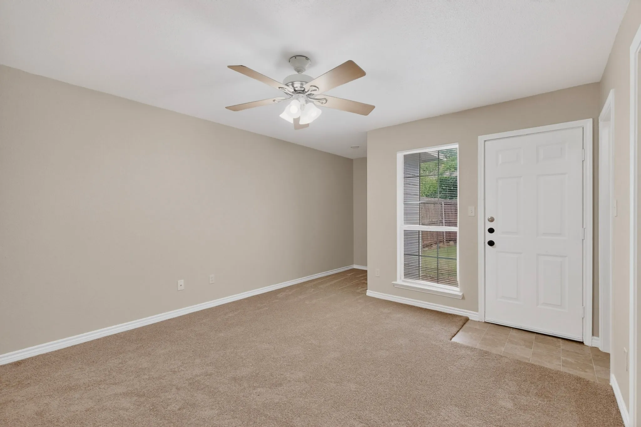 Duplex For Rent in Grayson County , 117 W Wilson Avenue 117, Sherman, Texas 75090, 3 Bedroom, 2 Bathroom, Garage spaces, 1,233 Sqft, built in 2004, mls#21334169, Real Estate Agent in Sherman, Homes For Rent in Grayson county, Homes For Rent in Sherman, Realtor in Sherman Texas, Real Estate Brokerage Independent Realty Texas, Luminita Cordes Realtor