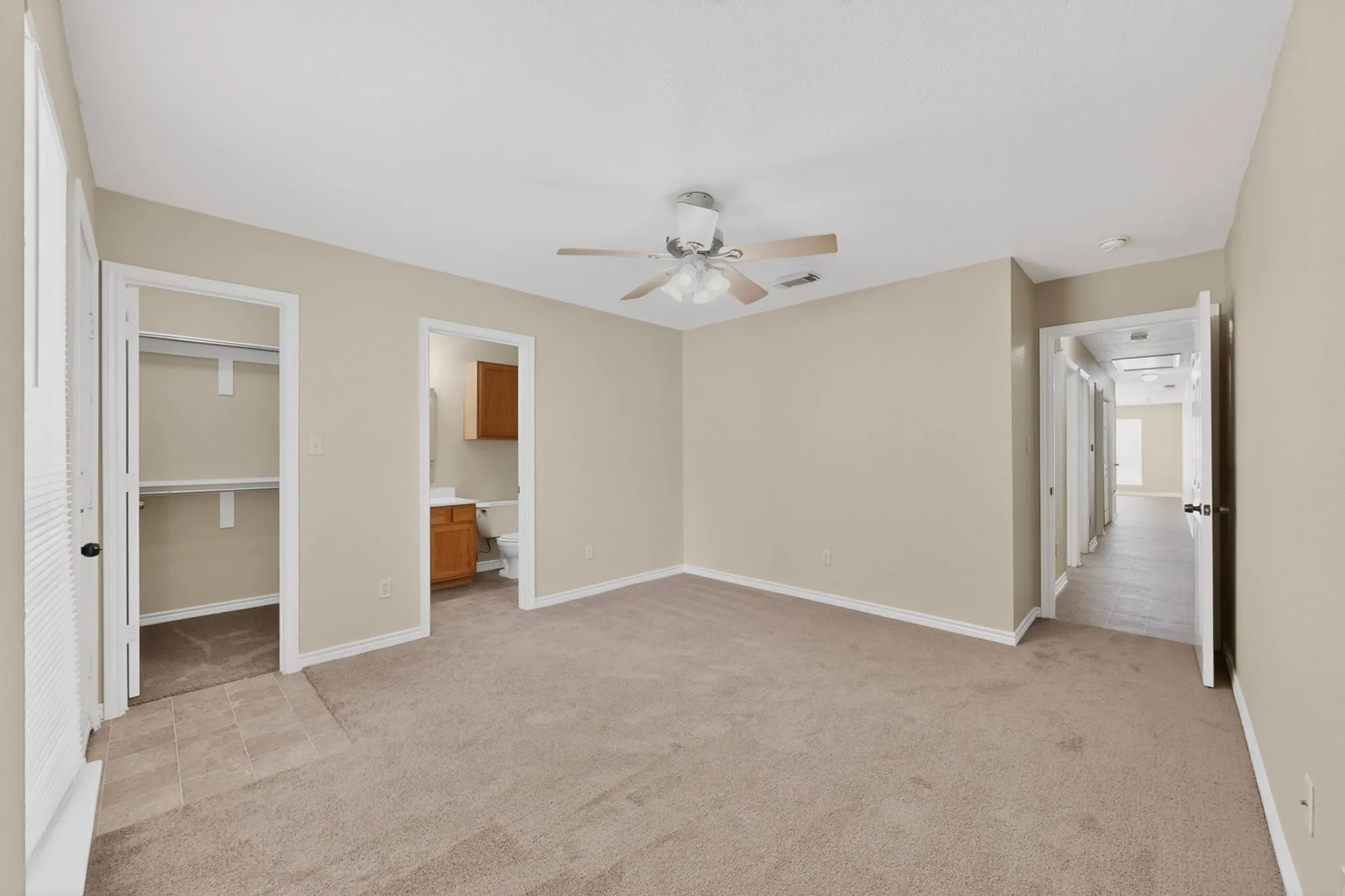 Duplex For Rent in Grayson County , 117 W Wilson Avenue 117, Sherman, Texas 75090, 3 Bedroom, 2 Bathroom, Garage spaces, 1,233 Sqft, built in 2004, mls#21334169, Real Estate Agent in Sherman, Homes For Rent in Grayson county, Homes For Rent in Sherman, Realtor in Sherman Texas, Real Estate Brokerage Independent Realty Texas, Luminita Cordes Realtor