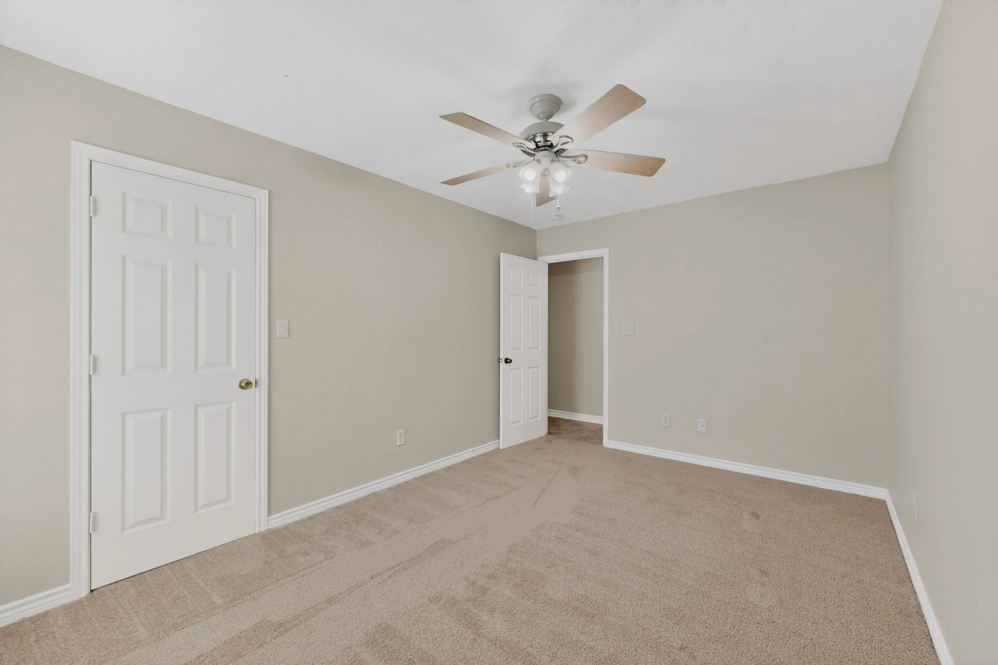 Duplex For Rent in Grayson County , 117 W Wilson Avenue 117, Sherman, Texas 75090, 3 Bedroom, 2 Bathroom, Garage spaces, 1,233 Sqft, built in 2004, mls#21334169, Real Estate Agent in Sherman, Homes For Rent in Grayson county, Homes For Rent in Sherman, Realtor in Sherman Texas, Real Estate Brokerage Independent Realty Texas, Luminita Cordes Realtor