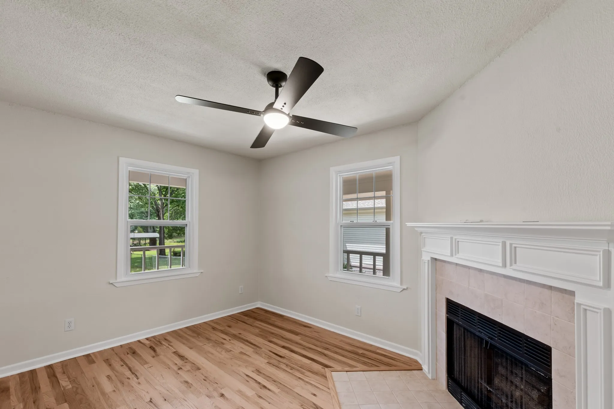 Single Family Residence For Sale in Henderson County , 178 Indian Gap Drive, Mabank, Texas 75156, 2 Bedroom, 1 Bathroom, Garage spaces, 1,104 Sqft, built in 1985, mls#21327206, Real Estate Agent in Mabank, Homes For Sale in Henderson county, Homes For Sale in Mabank, Realtor in Mabank Texas, Real Estate Brokerage Independent Realty Texas, Luminita Cordes Realtor