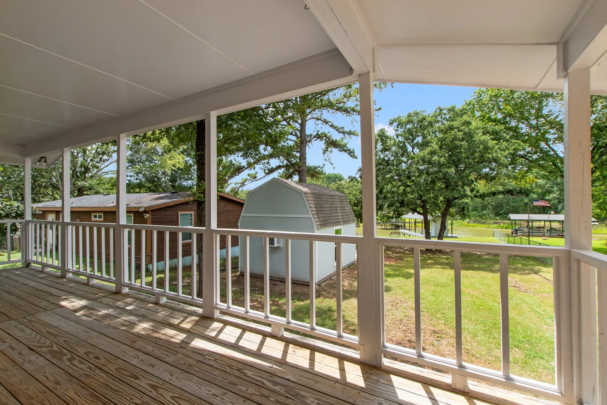 Single Family Residence For Sale in Henderson County , 178 Indian Gap Drive, Mabank, Texas 75156, 2 Bedroom, 1 Bathroom, Garage spaces, 1,104 Sqft, built in 1985, mls#21327206, Real Estate Agent in Mabank, Homes For Sale in Henderson county, Homes For Sale in Mabank, Realtor in Mabank Texas, Real Estate Brokerage Independent Realty Texas, Luminita Cordes Realtor