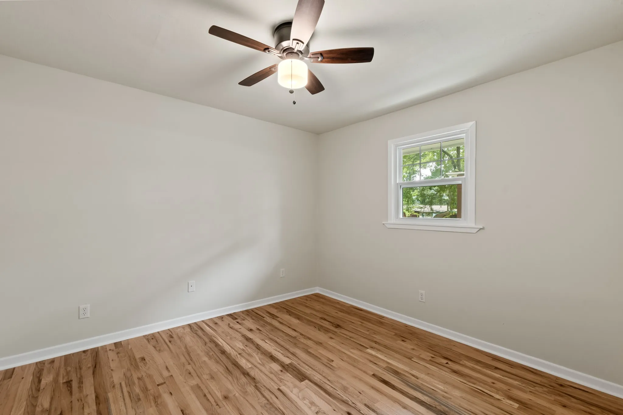 Single Family Residence For Sale in Henderson County , 178 Indian Gap Drive, Mabank, Texas 75156, 2 Bedroom, 1 Bathroom, Garage spaces, 1,104 Sqft, built in 1985, mls#21327206, Real Estate Agent in Mabank, Homes For Sale in Henderson county, Homes For Sale in Mabank, Realtor in Mabank Texas, Real Estate Brokerage Independent Realty Texas, Luminita Cordes Realtor